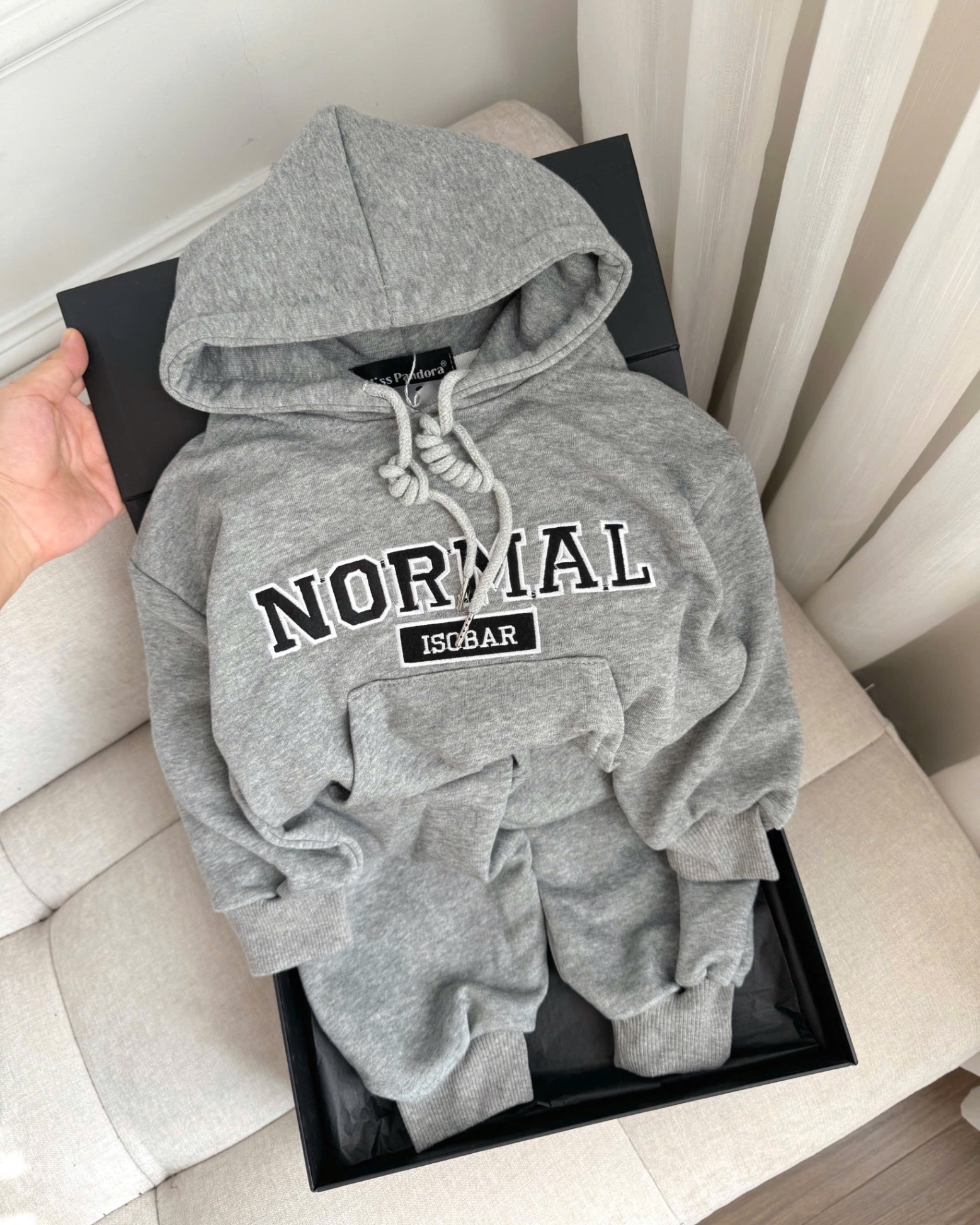 BỘ HODIE NỈ MŨ XÁM CHỮ NORMAL