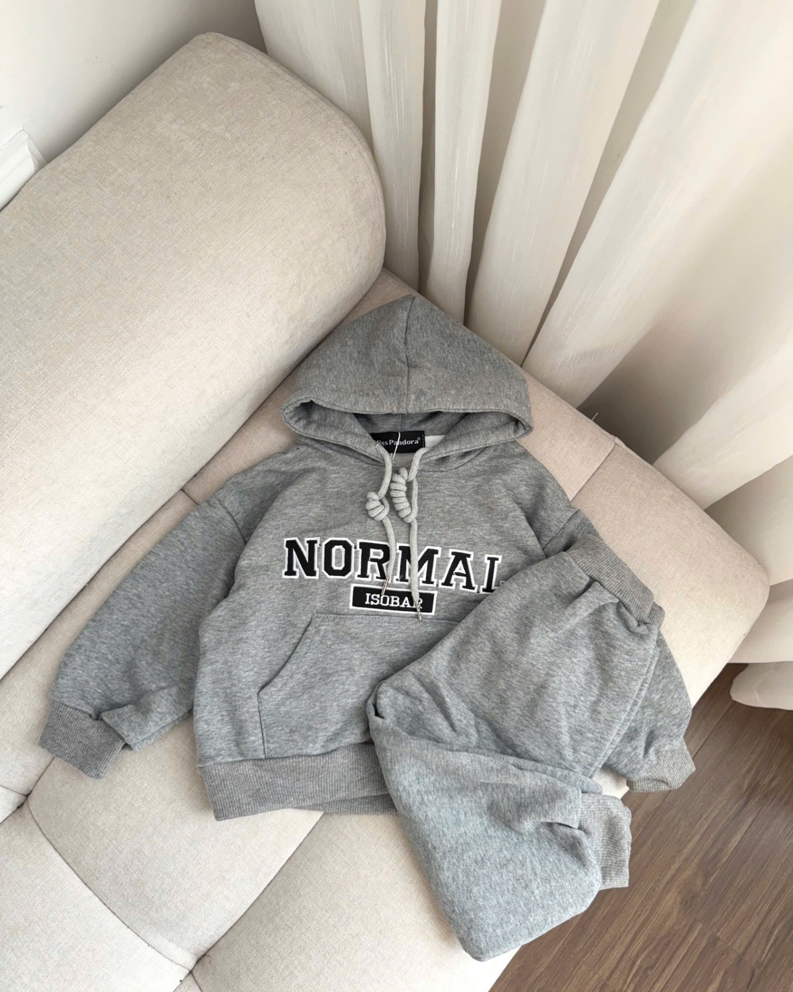 BỘ HODIE NỈ MŨ XÁM CHỮ NORMAL