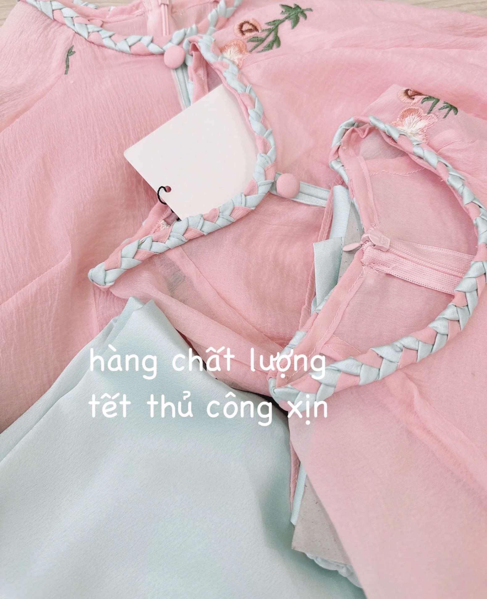 SET ÁO DÀI 2 LỚP 4 TÀ CỔ TẾT PHỐI CÚC BỌC MÀU HỒNG