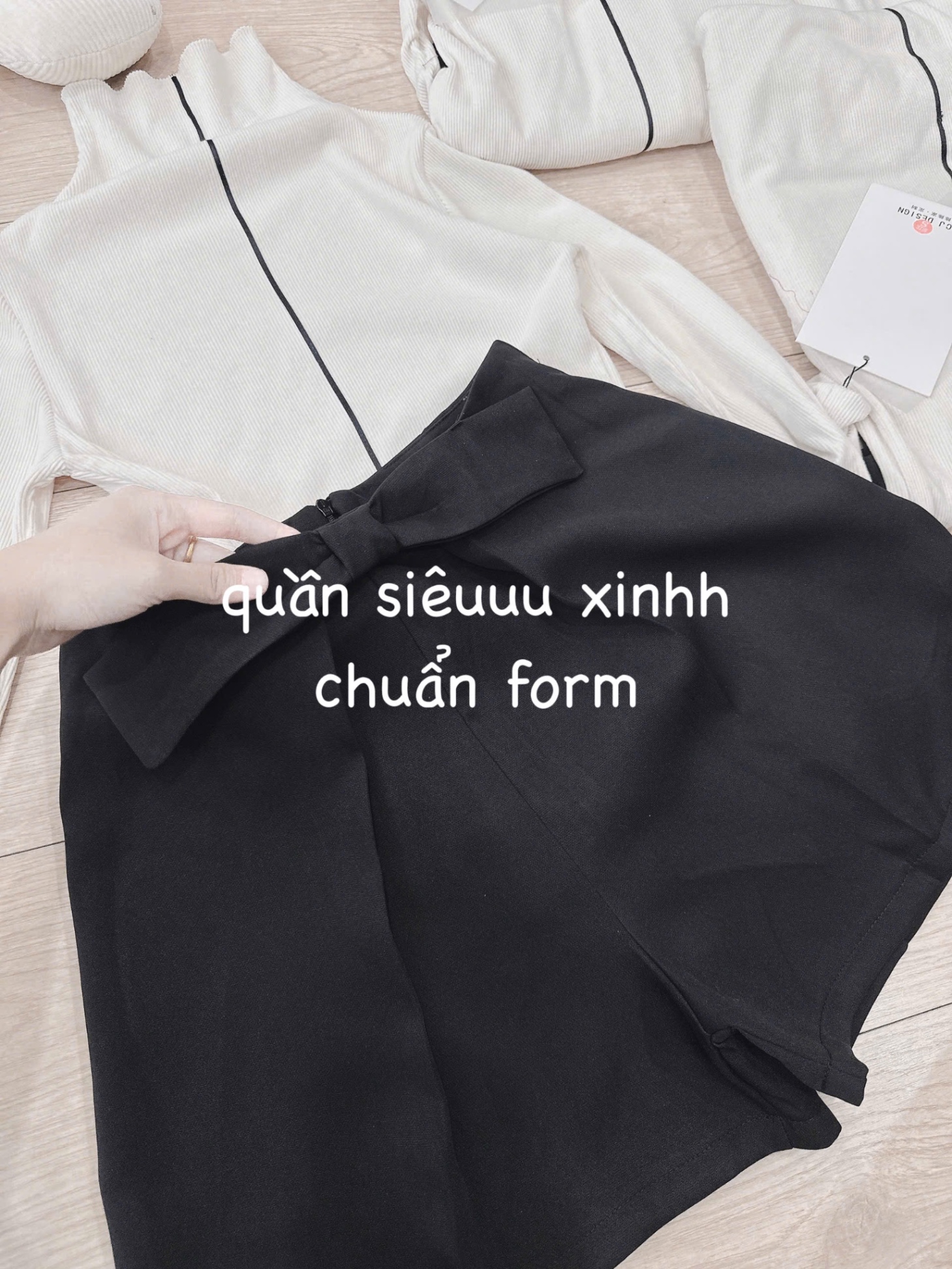 SÉT LEN HÀN CAO CỔ MÀU BE MIX QUẦN NƠ