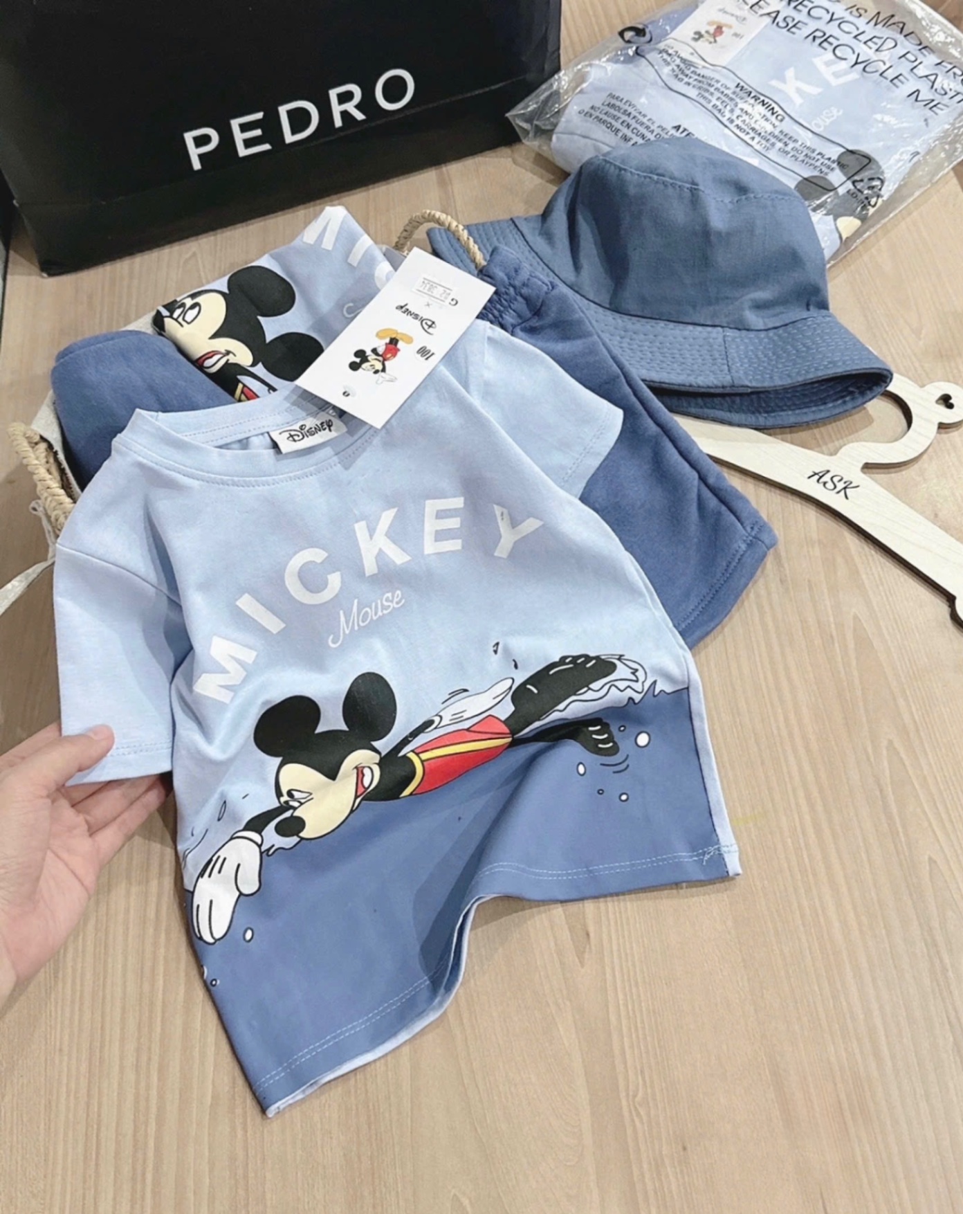 BỘ ĐÙI MICKY XANH KÈM MŨ BT