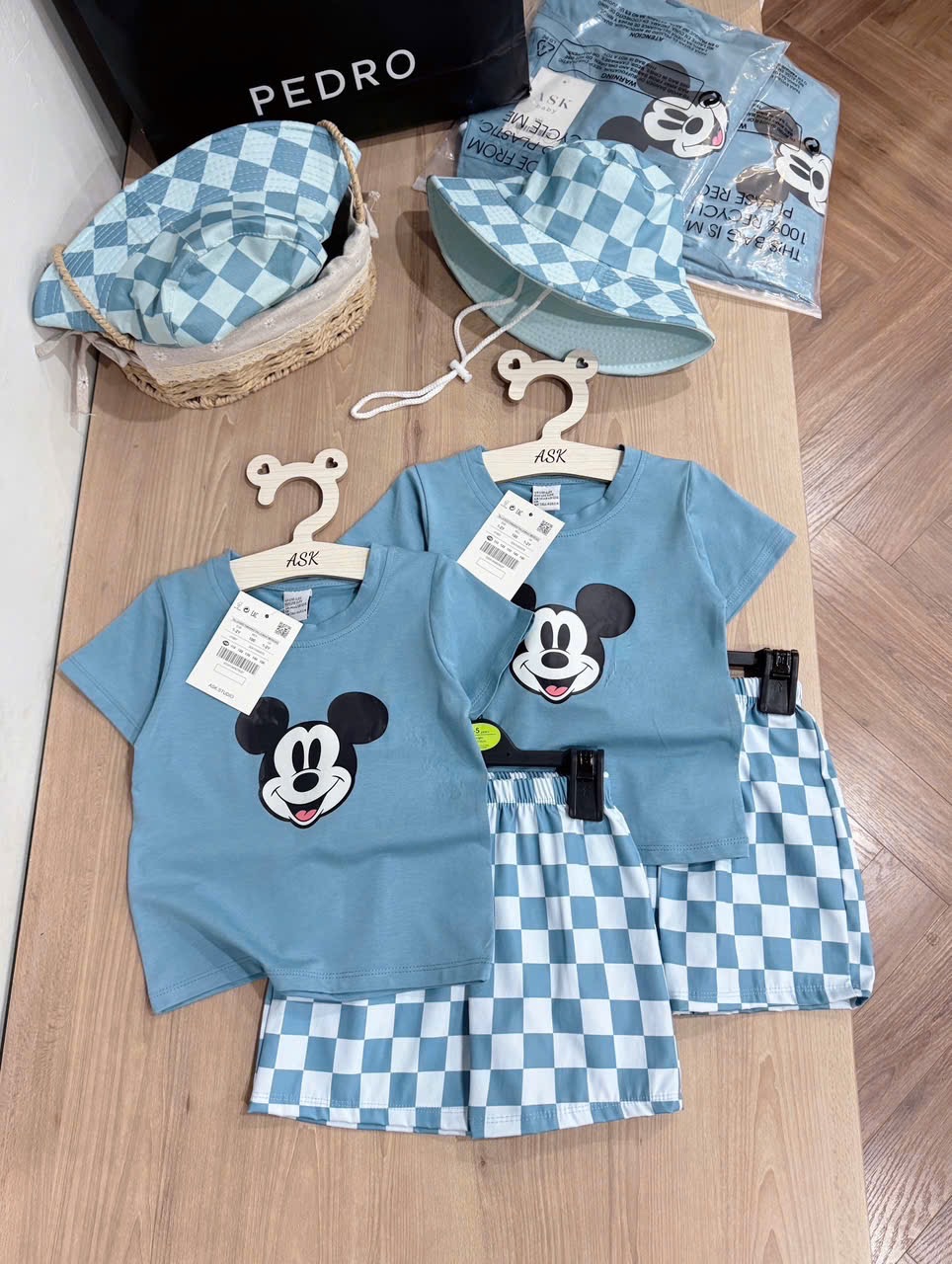 BỘ ĐÙI MICKY XANH QUẦN KẺ KÈM MŨ