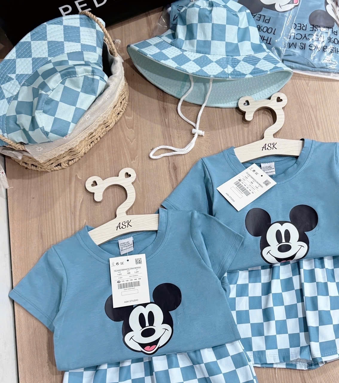 BỘ ĐÙI MICKY XANH QUẦN KẺ KÈM MŨ