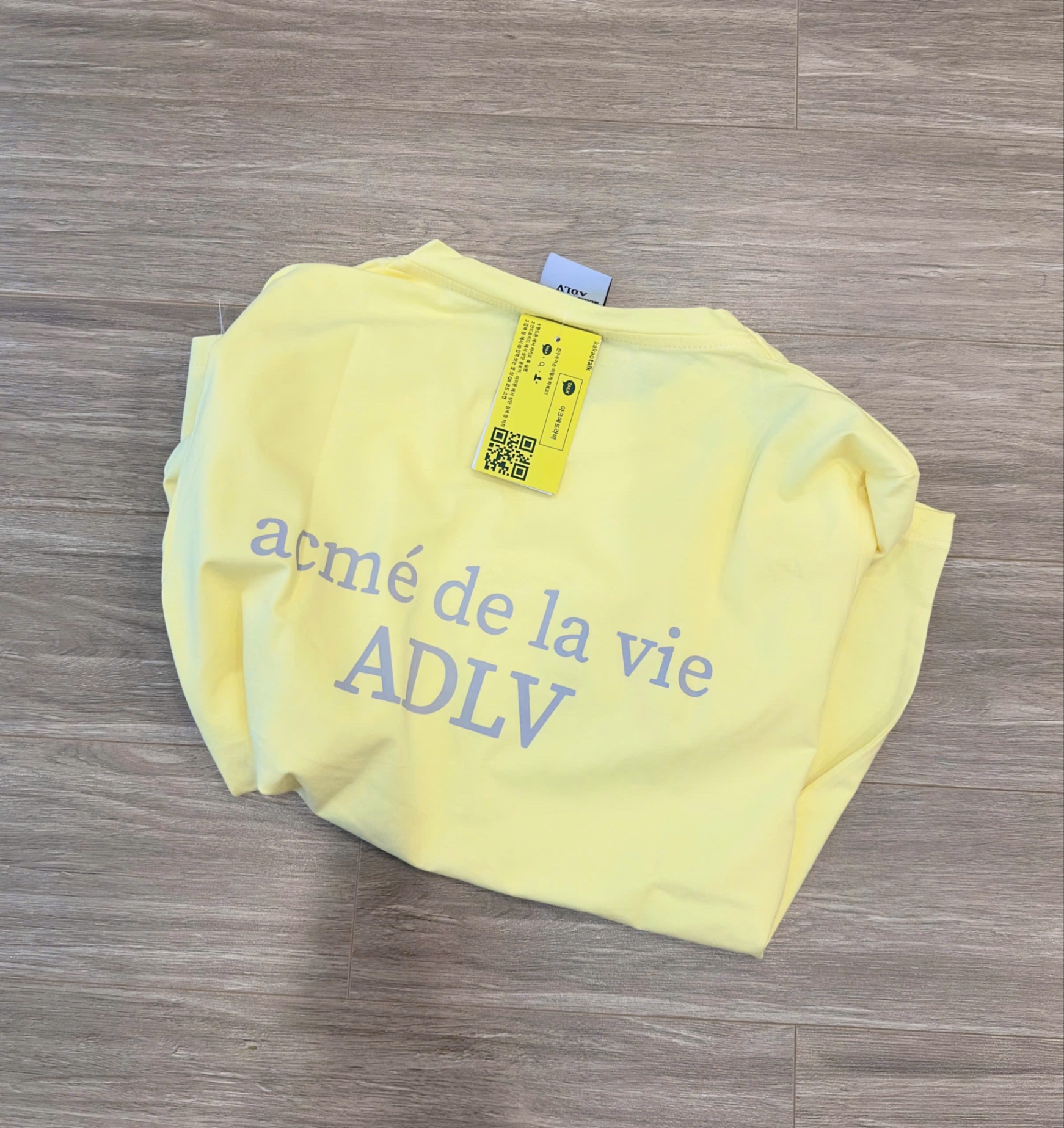 ÁO PULL CỘC ADLV MÀU VÀNG