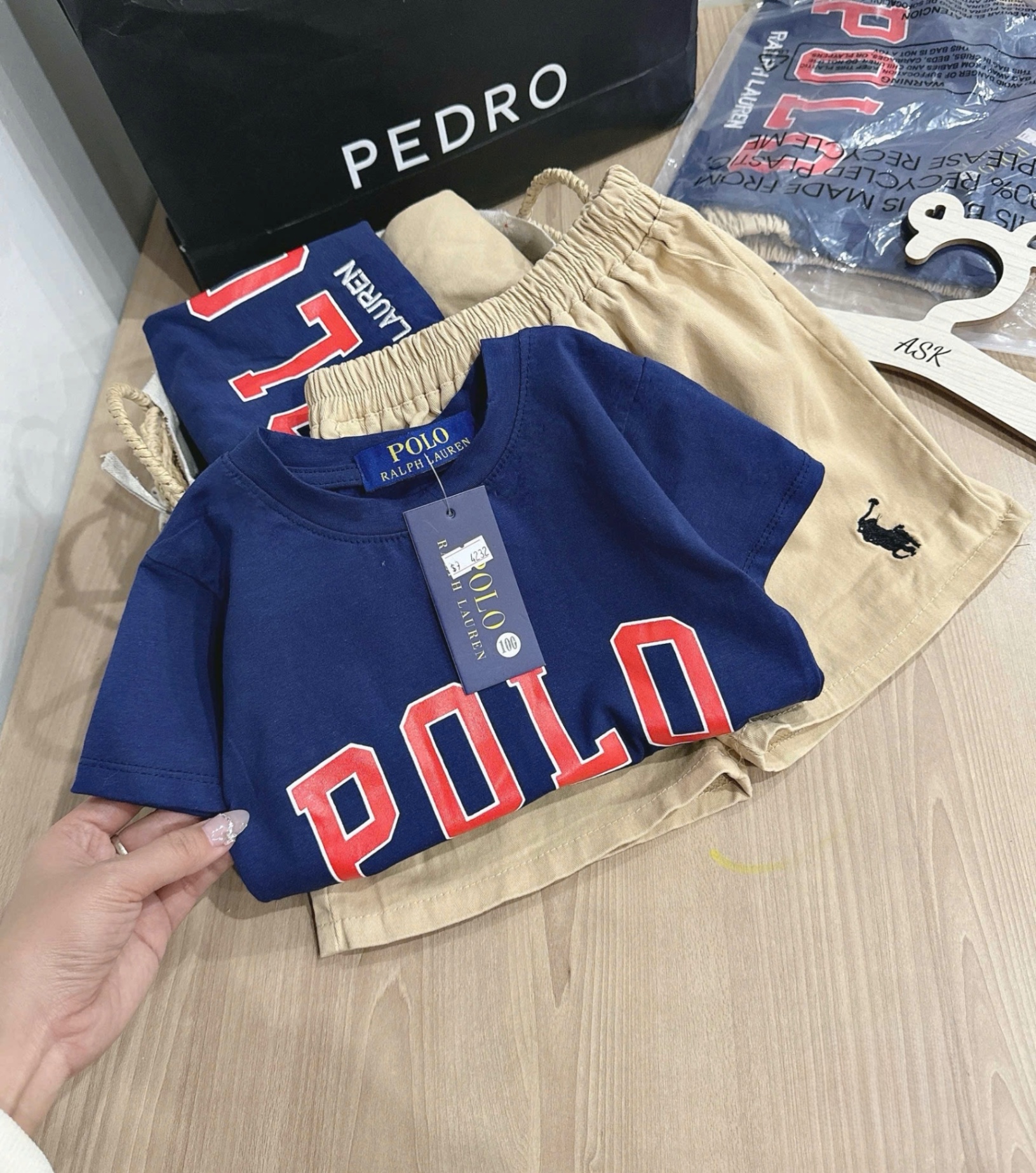 BỘ ĐÙI POLO THAN QUẦN BE THÊU NGỰA