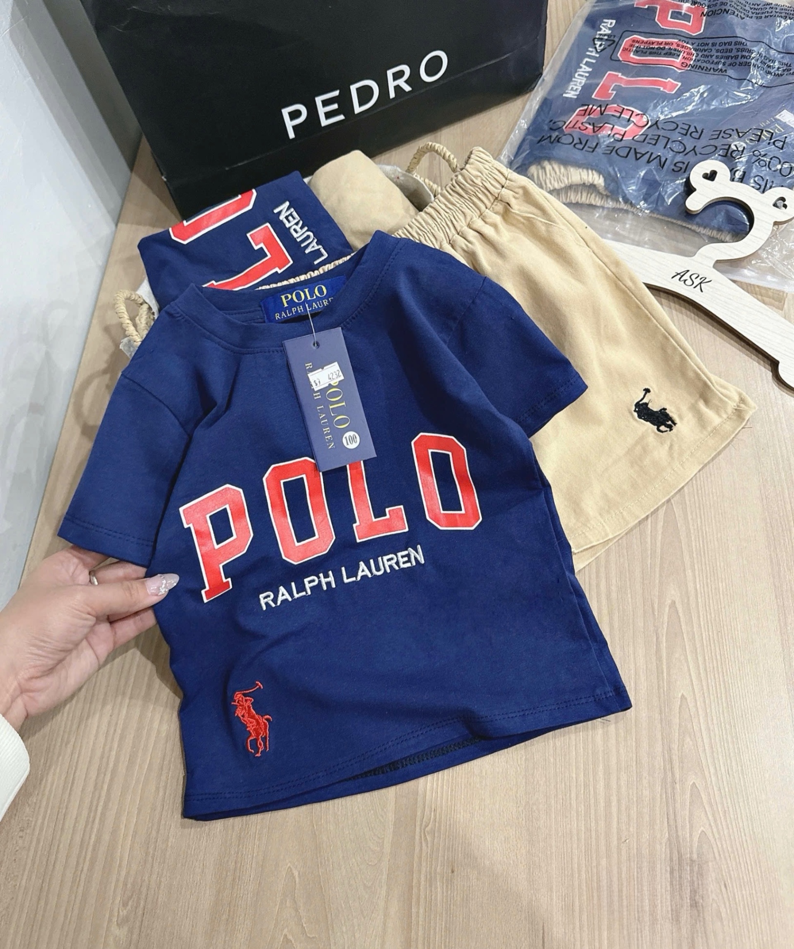 BỘ ĐÙI POLO THAN QUẦN BE THÊU NGỰA