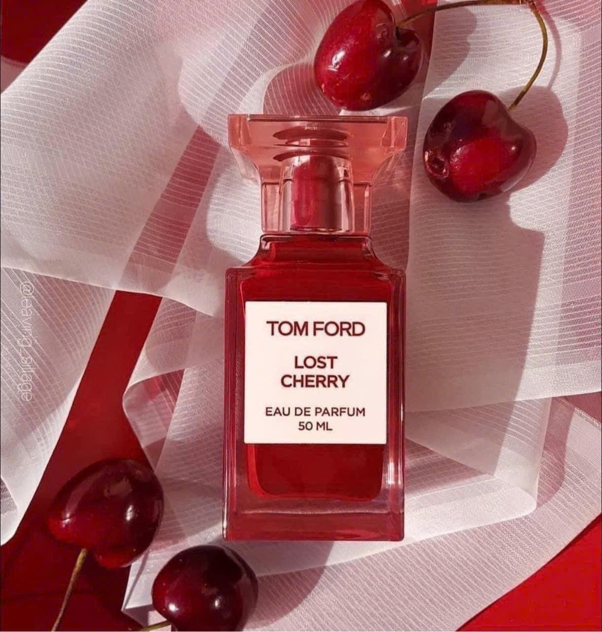 Màu đỏ - NƯỚC HOA CHIẾT TOM FORD