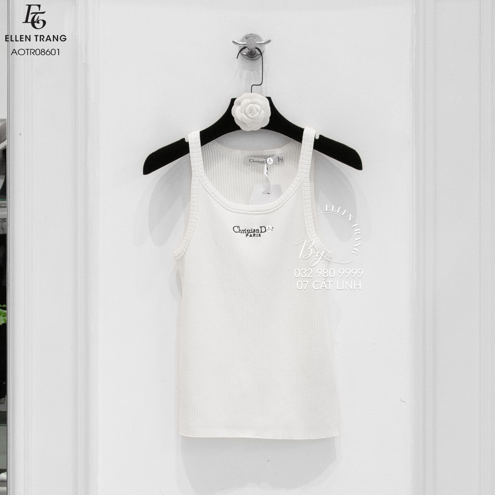 ÁO SÁT NÁCH LEN GÂN CHỮ ĐEN CHRISTIAN DIOR
