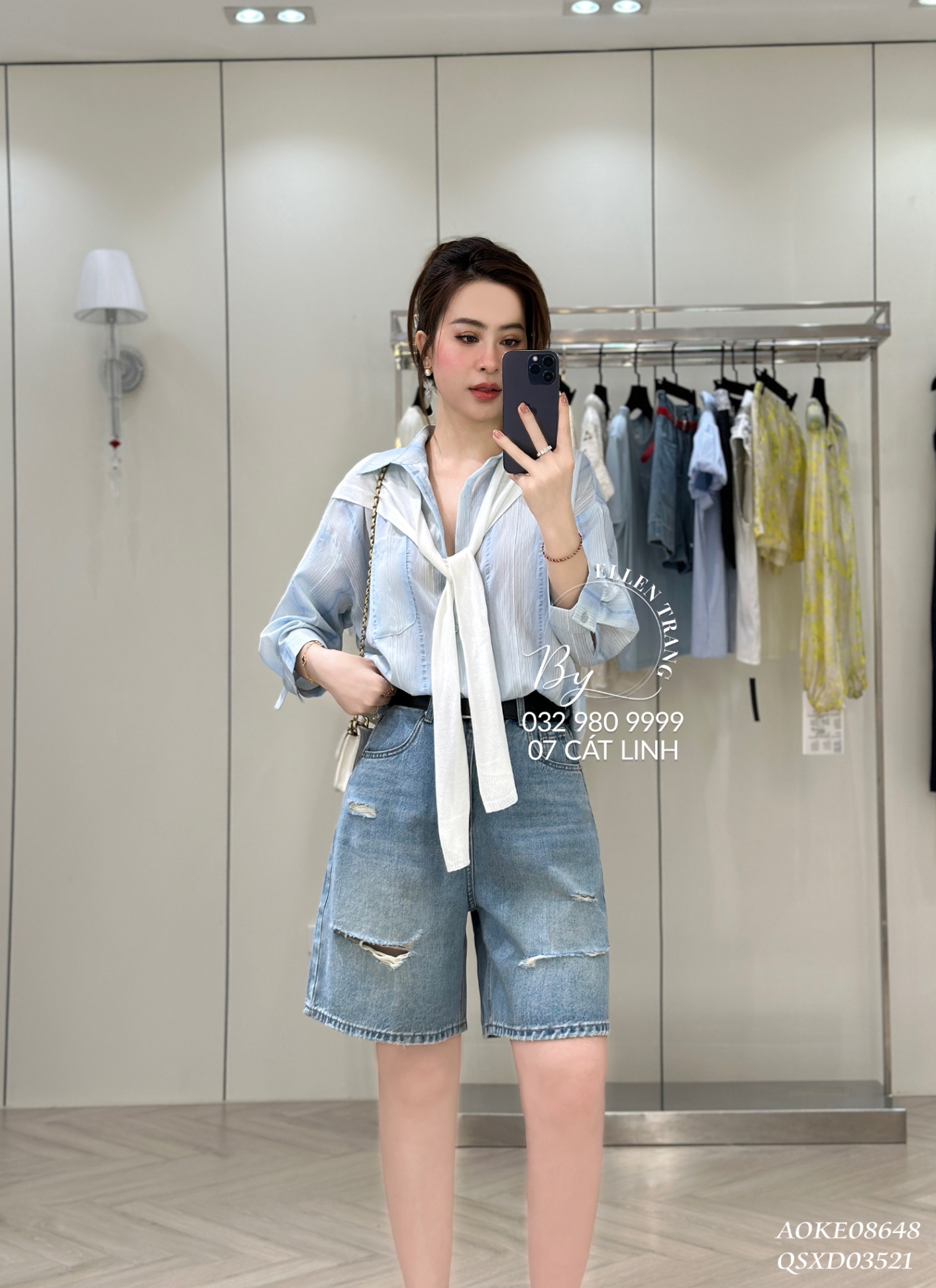 ÁO SƠ MI XANH DƯƠNG KẺ SỌC KÈM KHĂN TRẮNG