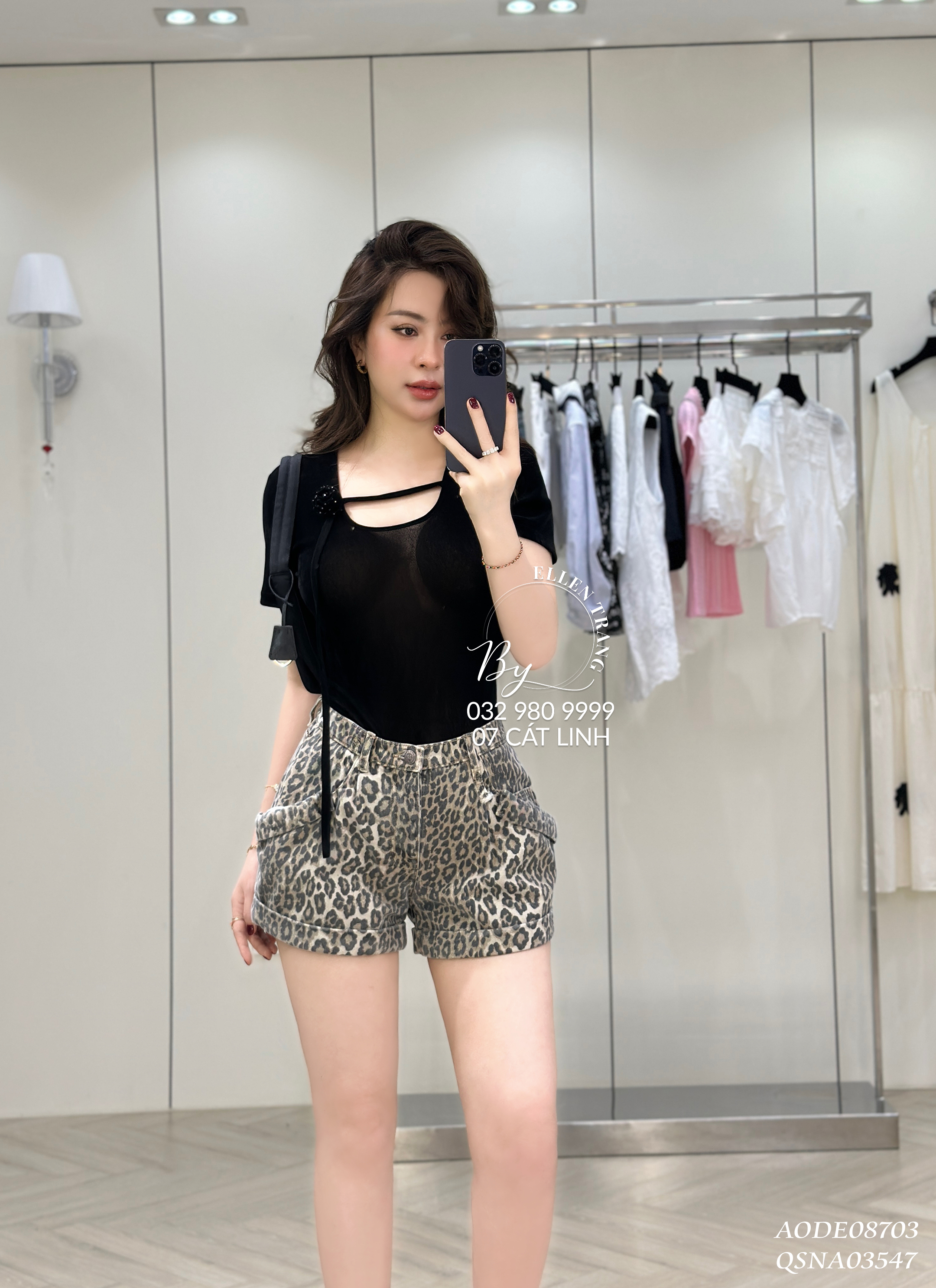 ÁO ĐEN NHUNG CỔ ĐÍNH HOA