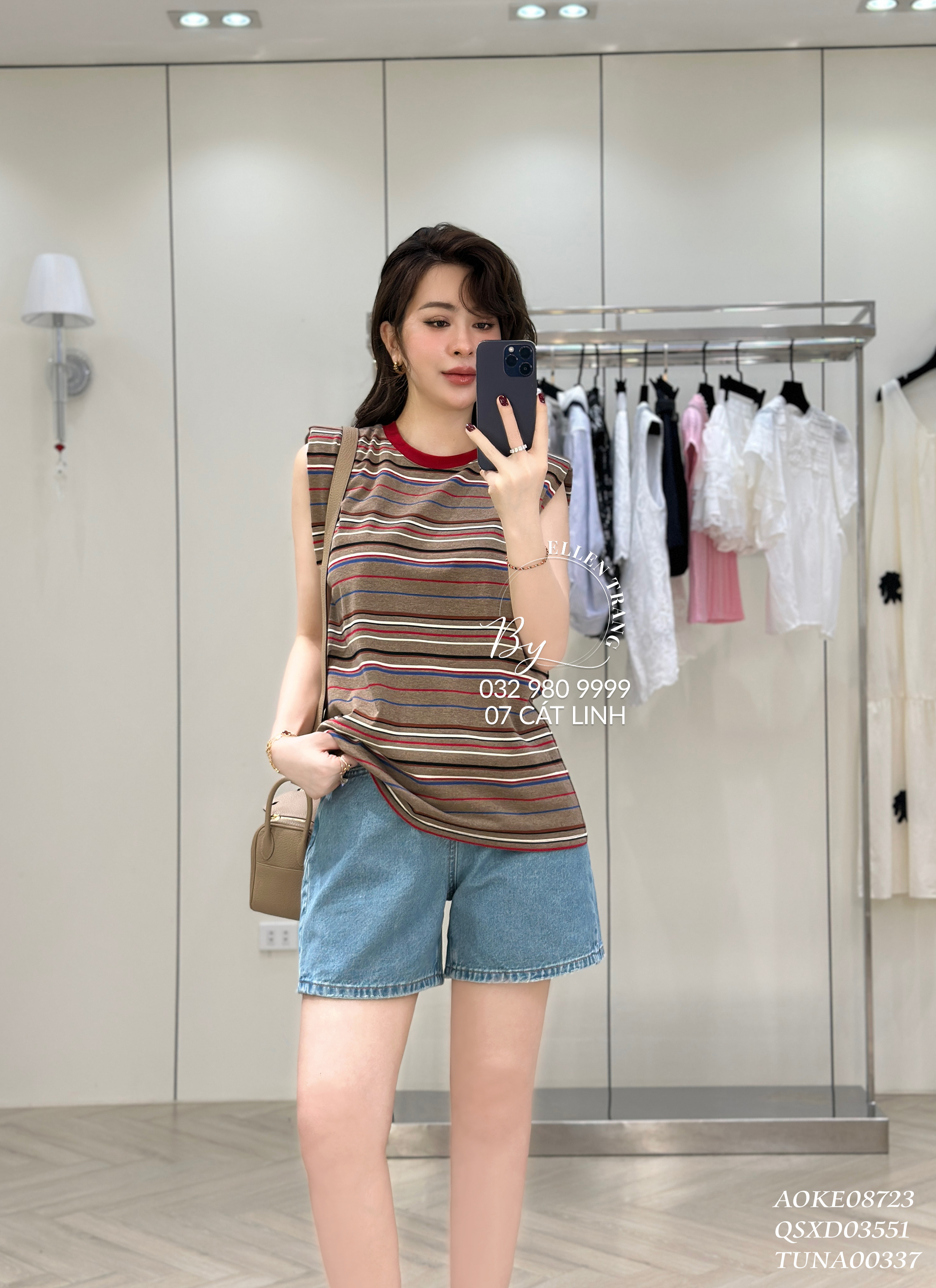 ÁO PHÔNG NÂU KẺ NHIỀU MÀU CỔ ĐỎ