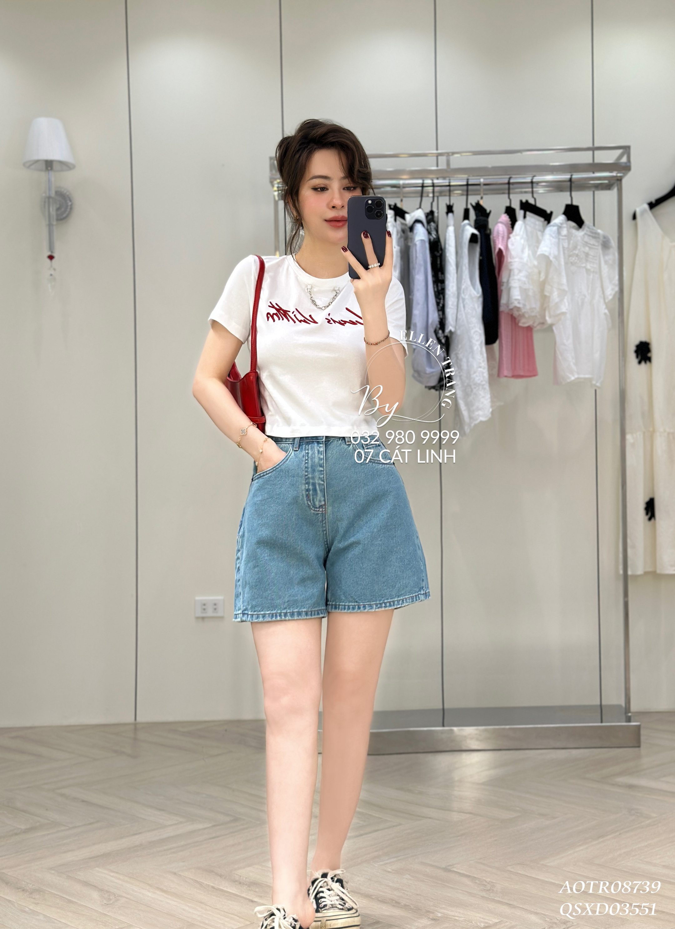 ÁO PHÔNG TRẮNG CỔ XÍCH CHỮ LOUIS VUITTON