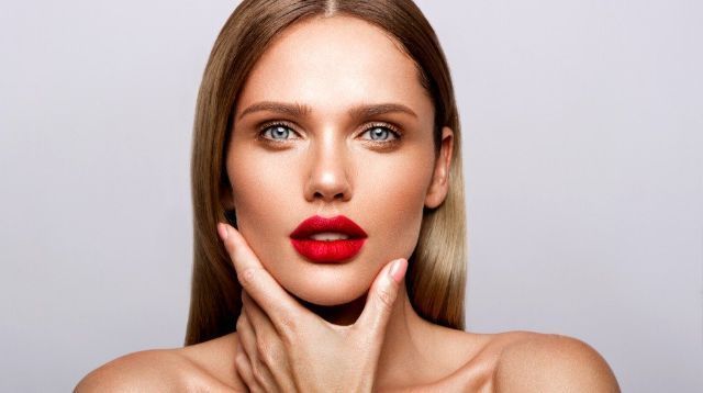 Makeup tone tây đẹp tự nhiên