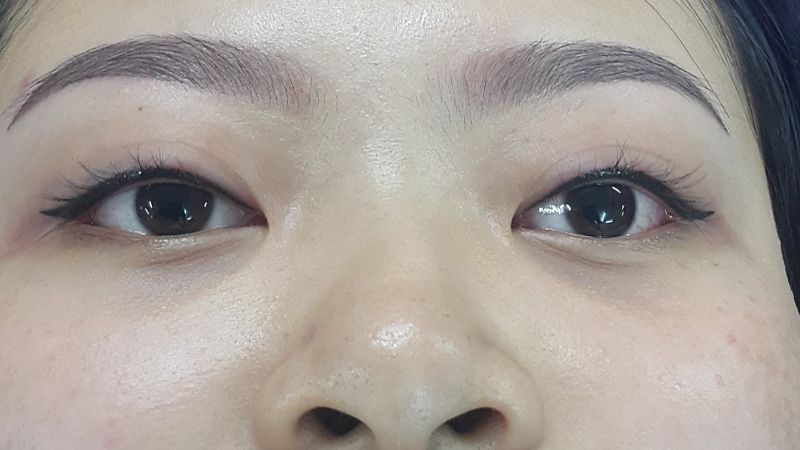 Phun xăm mí Eyeliner tạo nên đôi mắt sắc nét