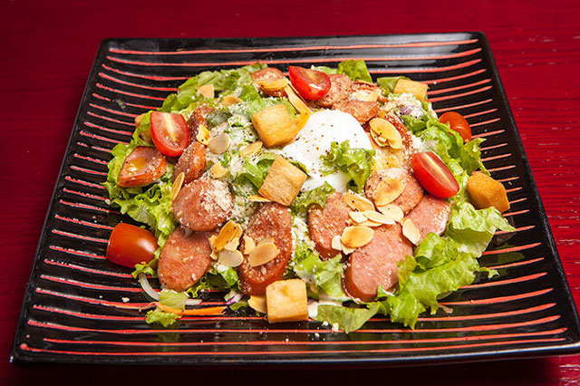 Xúc xích salami làm salad xúc xích trộn rau củ