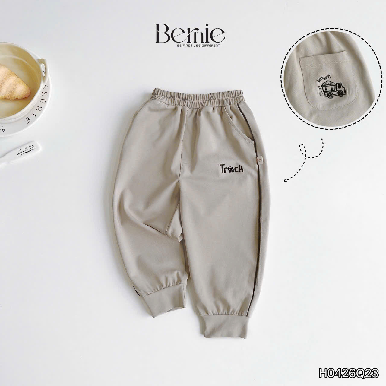 Quần jogger truck phối viền Bernie