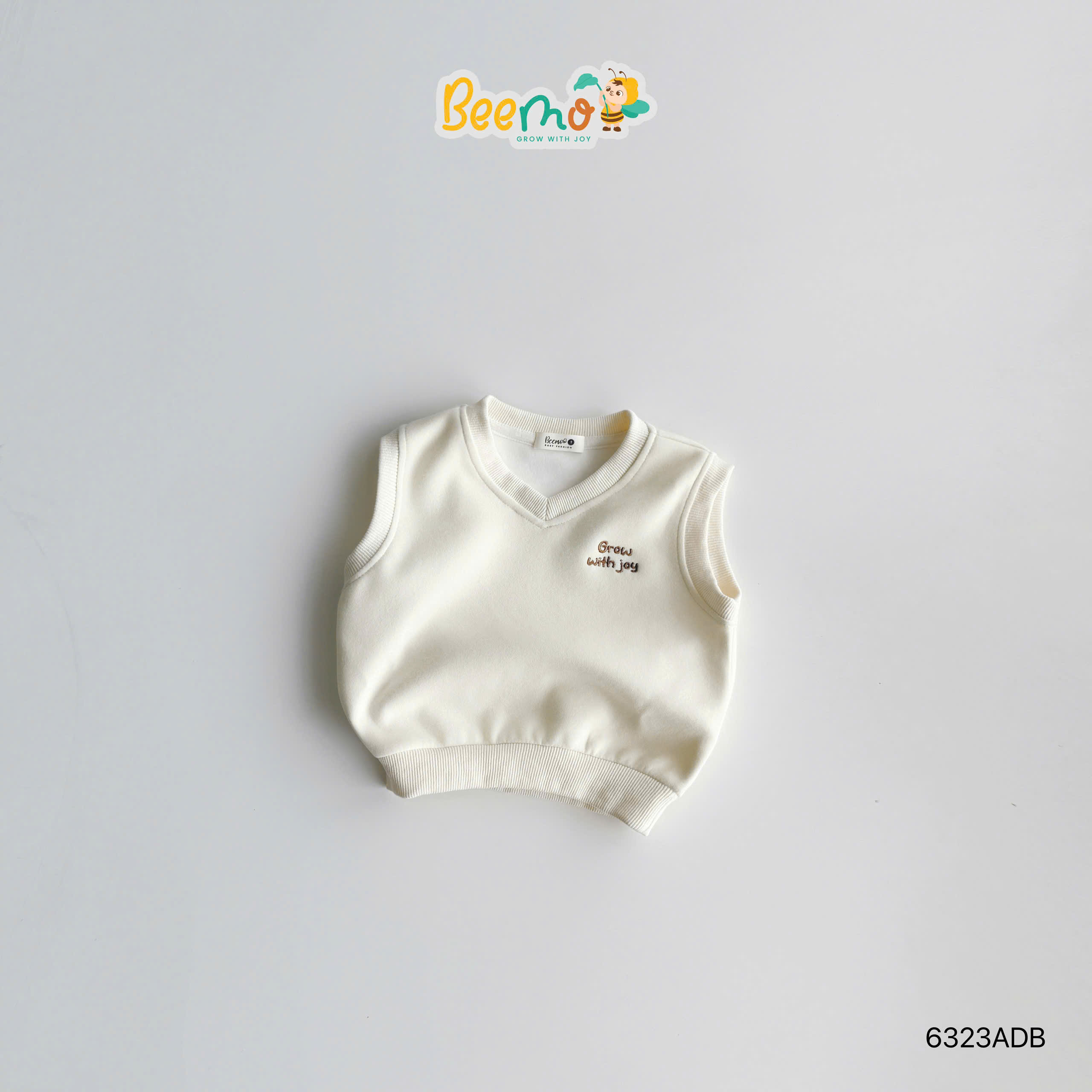 Áo gile cổ tim hình thêu grow with joy BEEMO