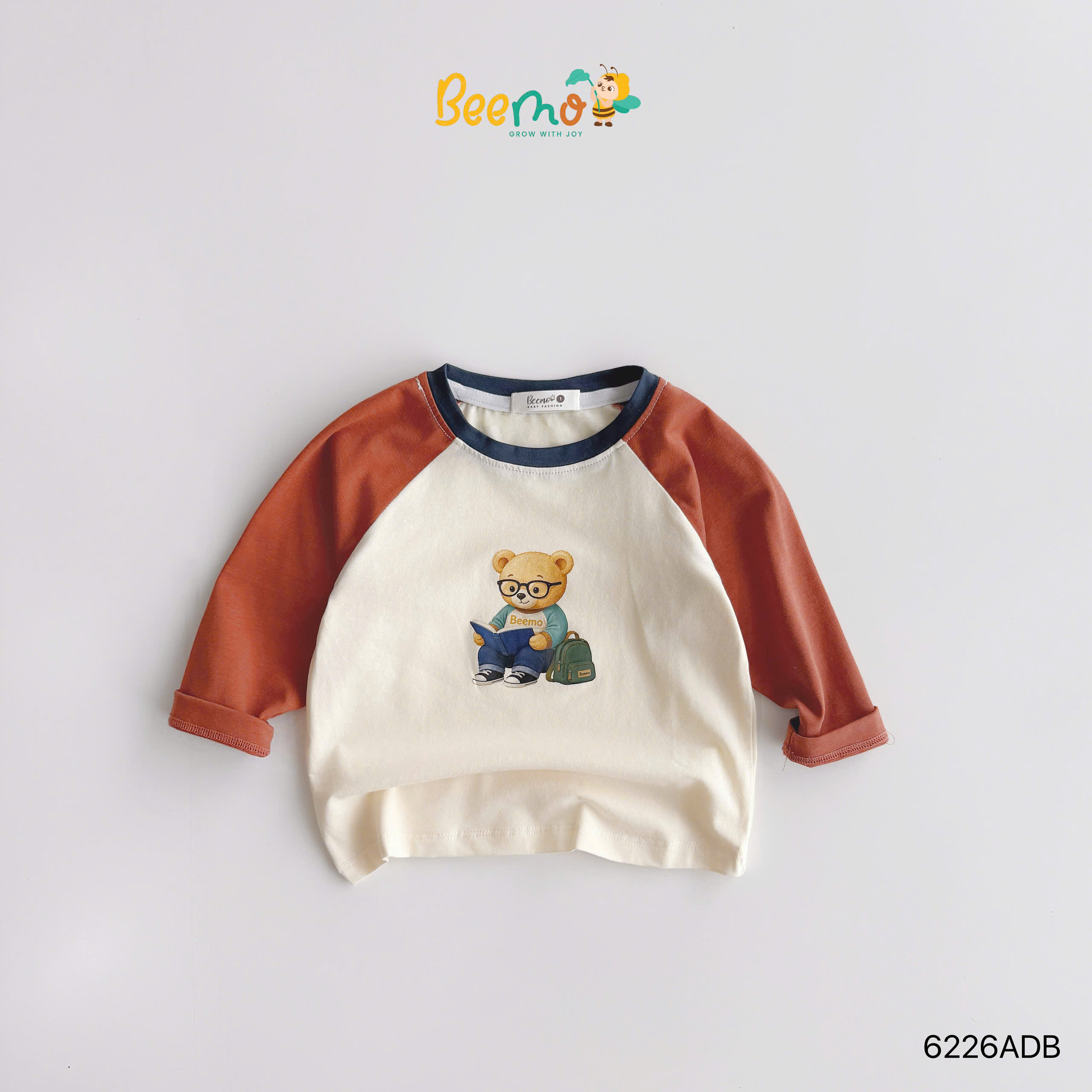 Áo thun raglan dài tay in hình gấu học giả Beemo