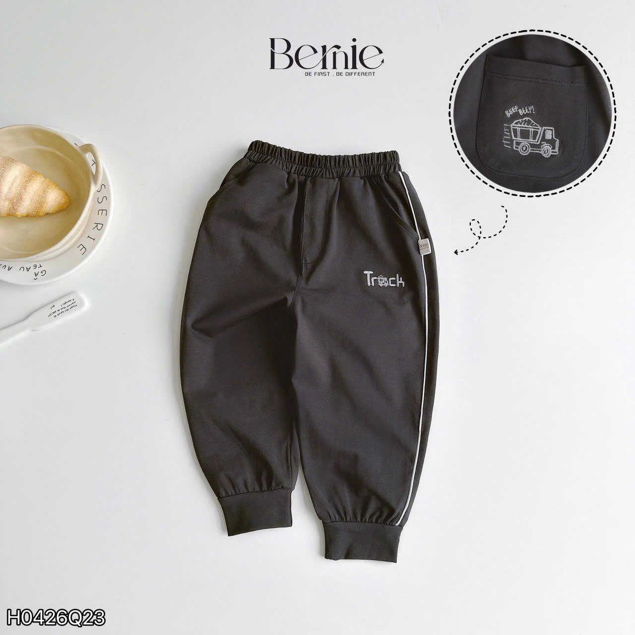 Quần jogger truck phối viền Bernie