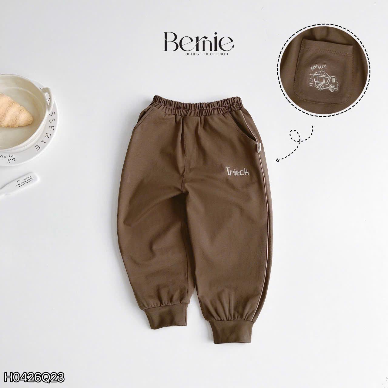 Quần jogger truck phối viền Bernie