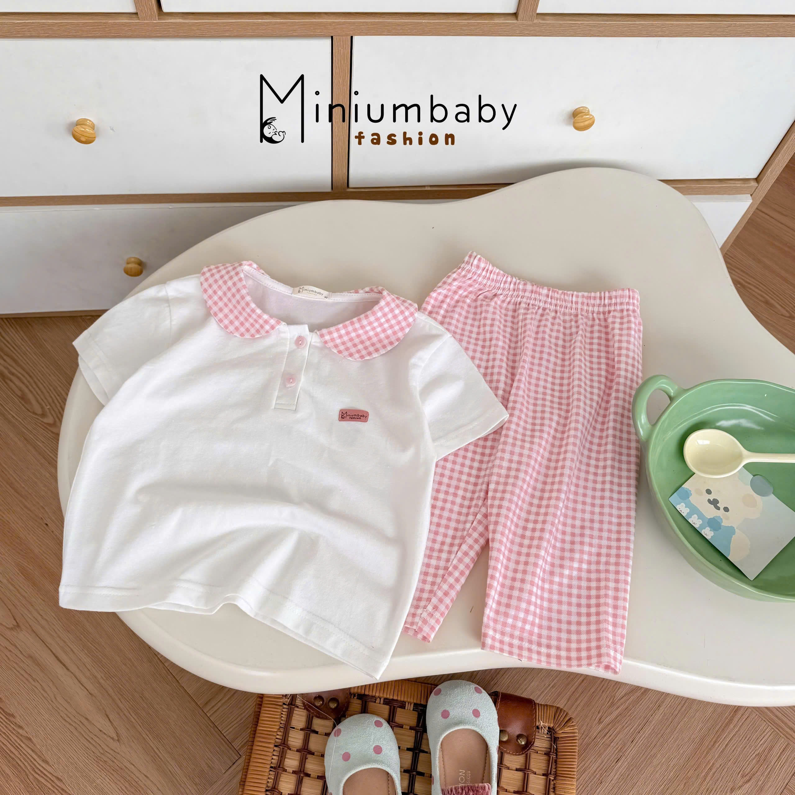 Set cotton cộc tay quần ngố tone trắng hồng MINIUMBABY