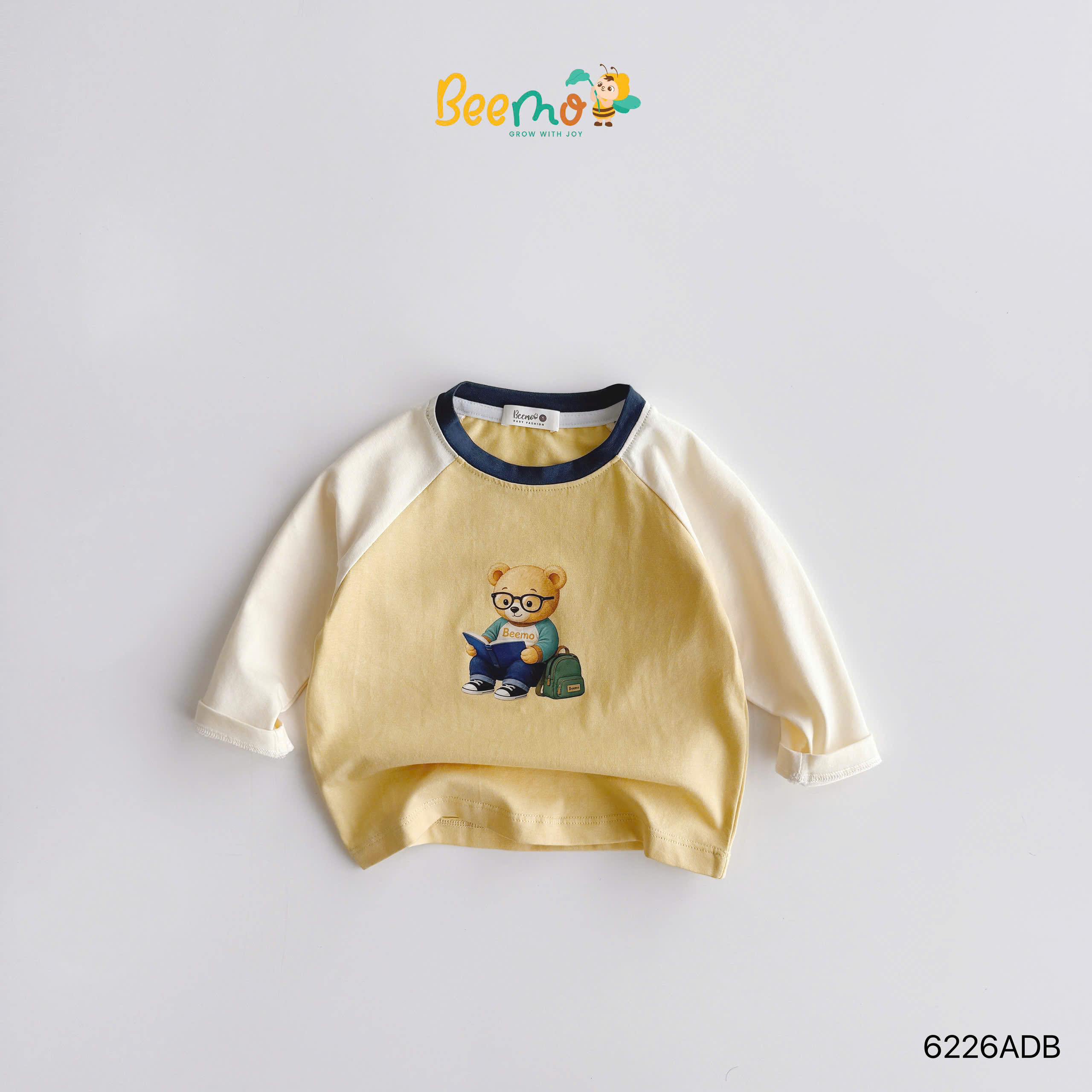 Áo thun raglan dài tay in hình gấu học giả Beemo