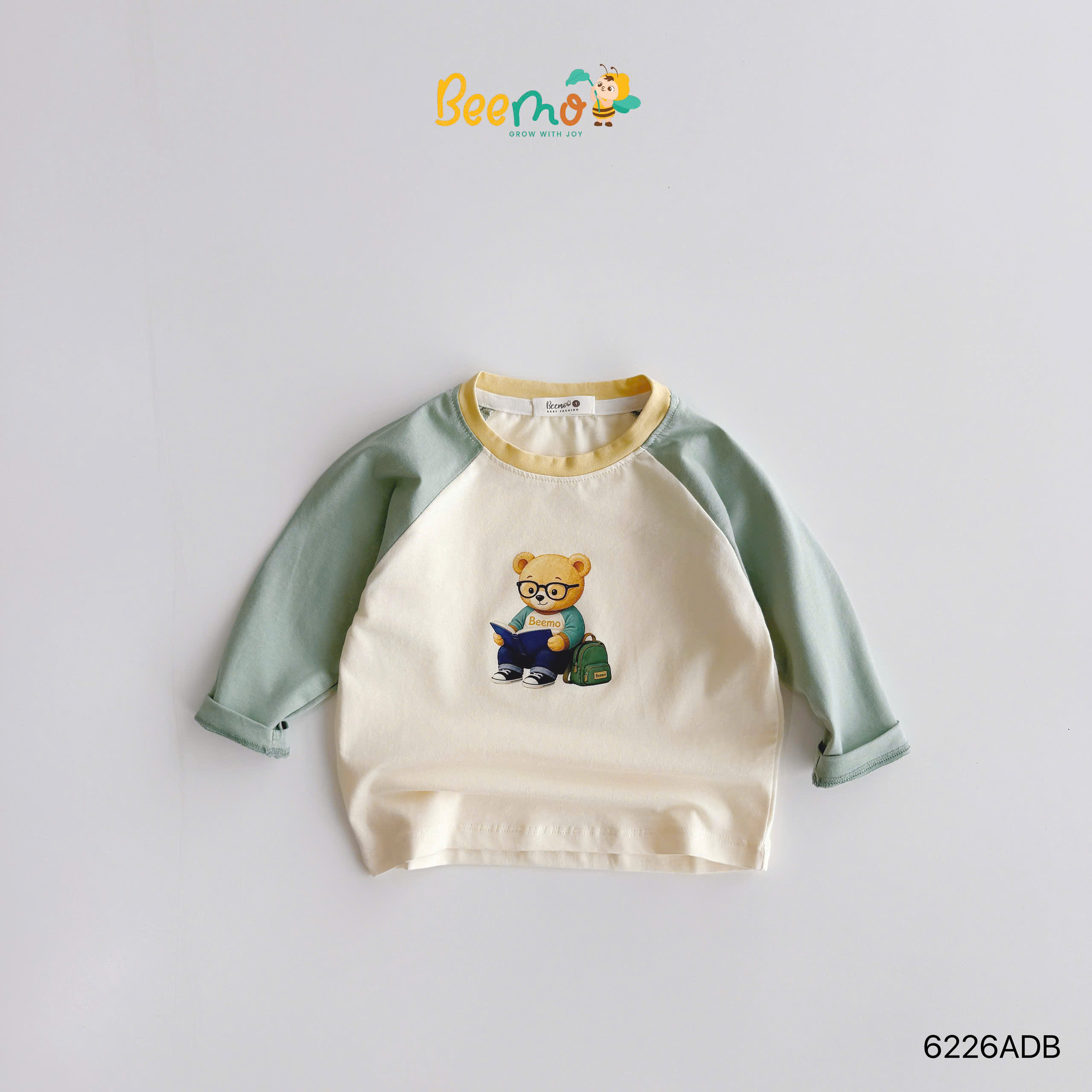 Áo thun raglan dài tay in hình gấu học giả Beemo