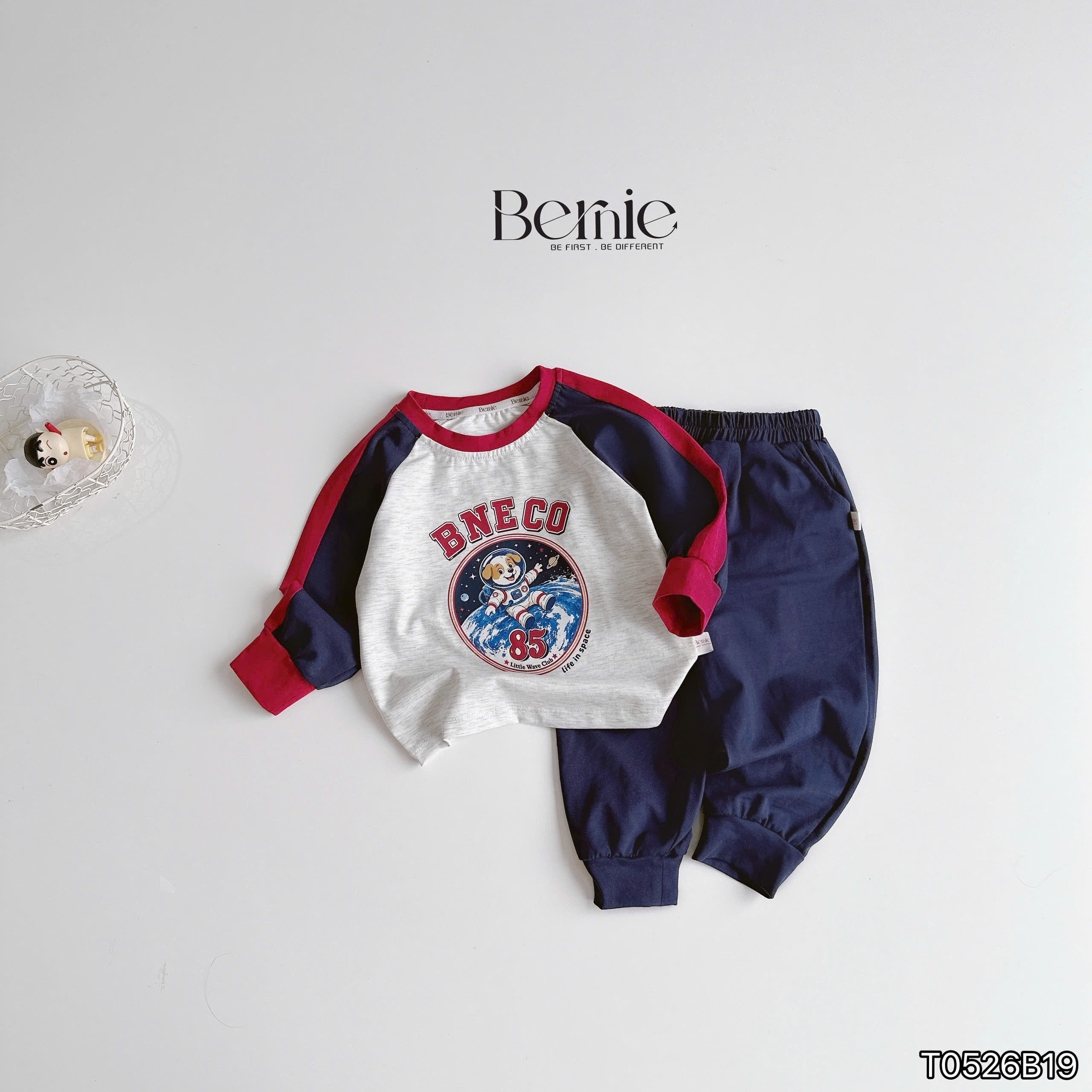 Bộ raglan phối màu space dog Bernie