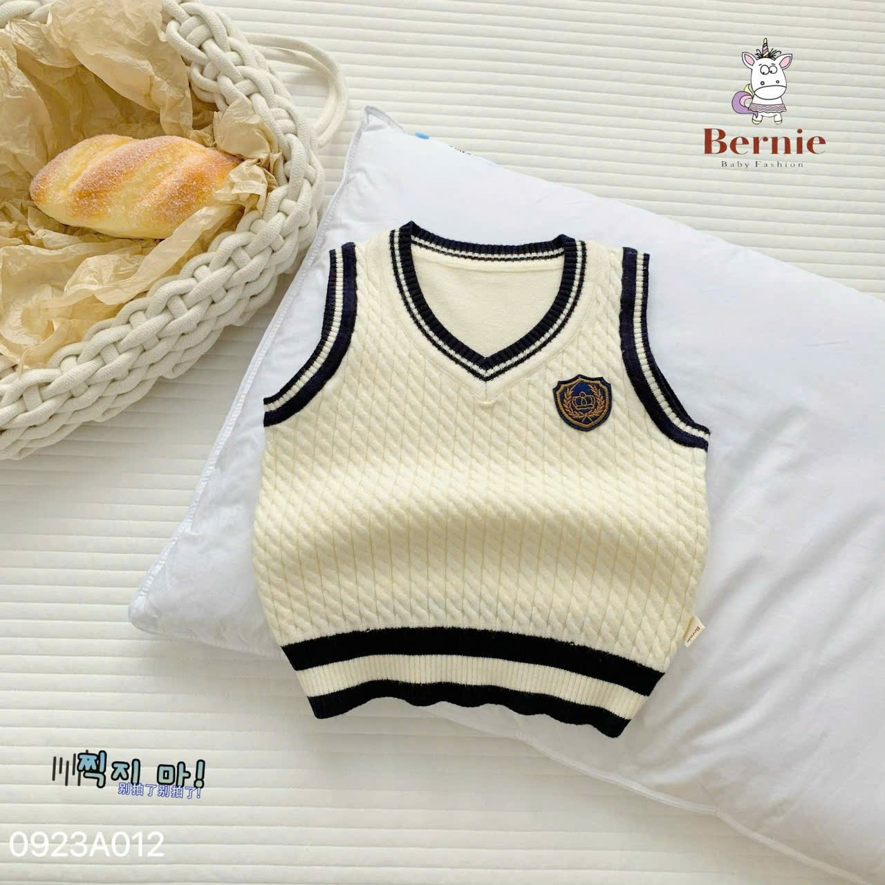 Áo gile len thừng phối viền Bernie cho bé