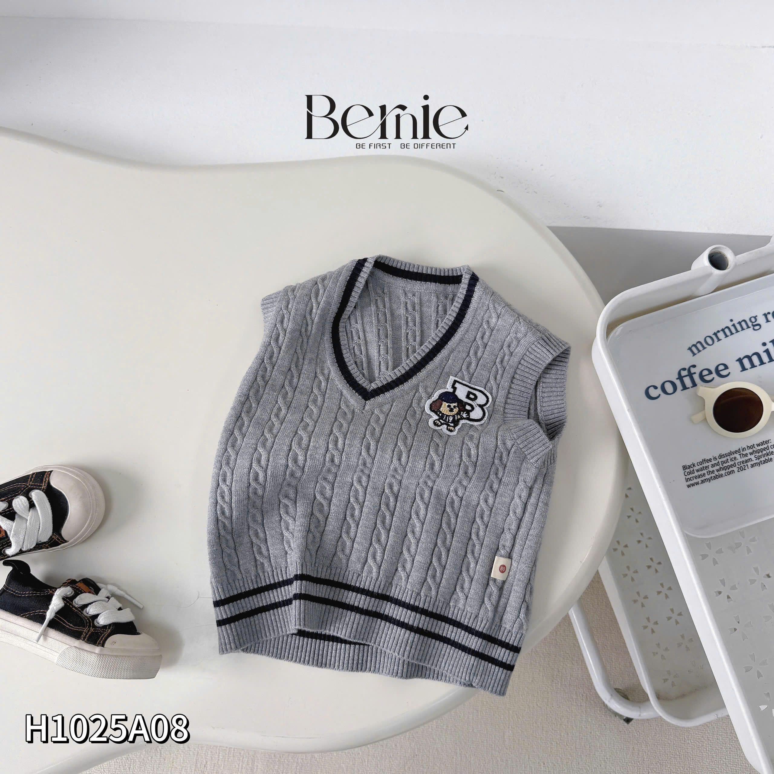 Áo gile len vặn thừng tag chữ B Bernie