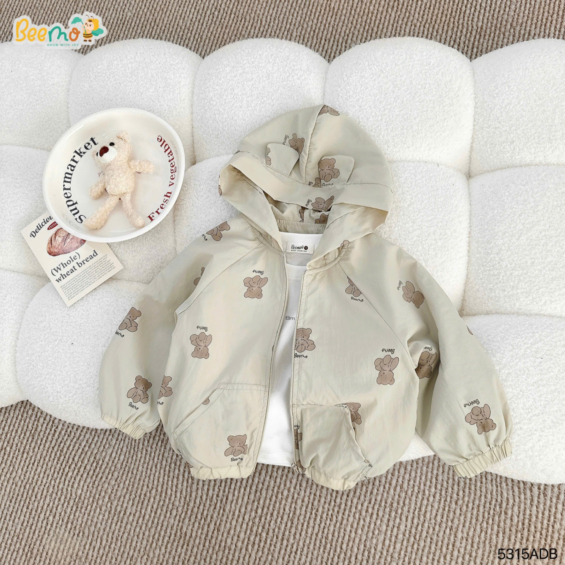 Áo khoác gió in tràn gấu dễ thương Beemo