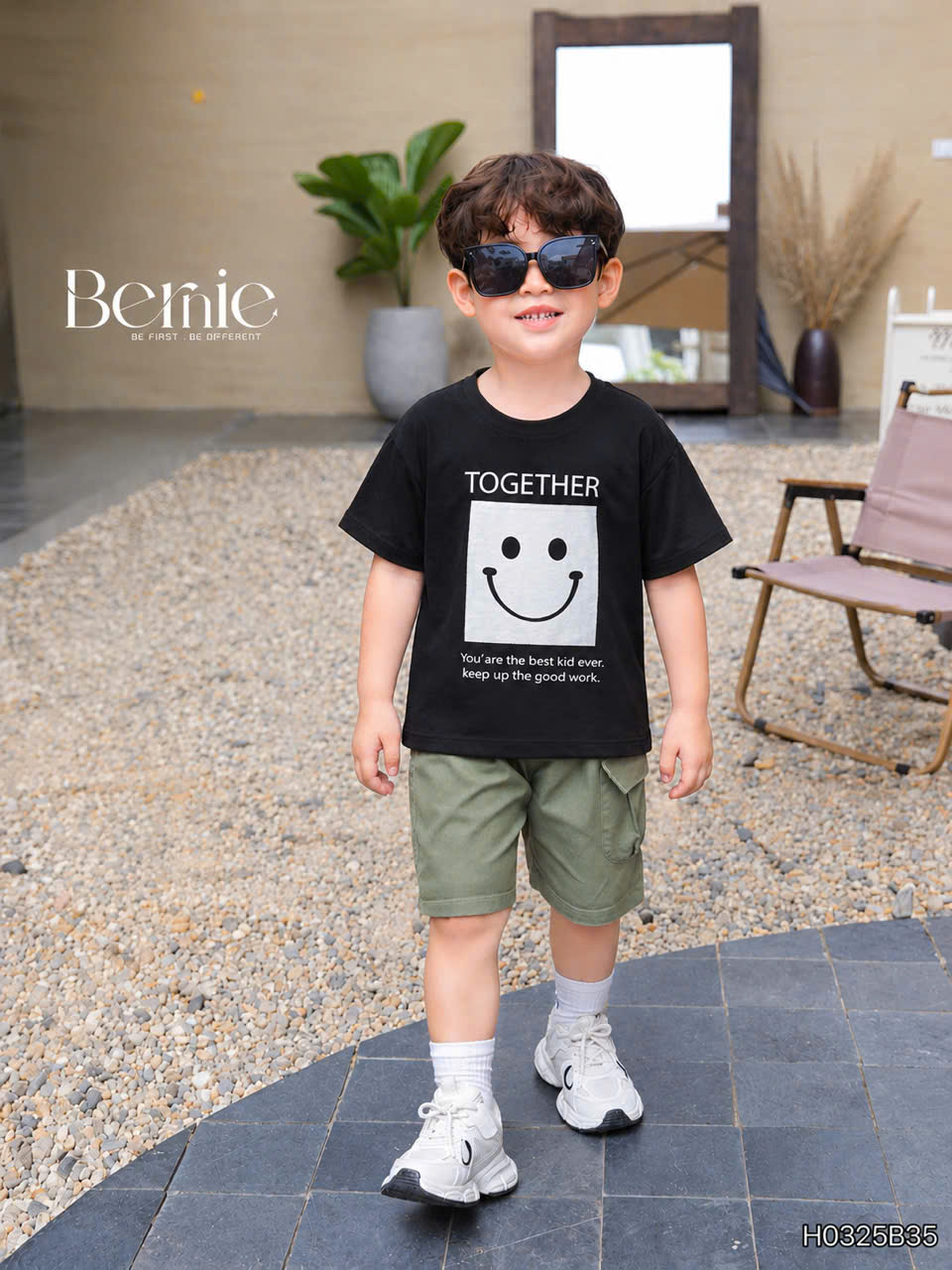 Áo mặt cười Bernie