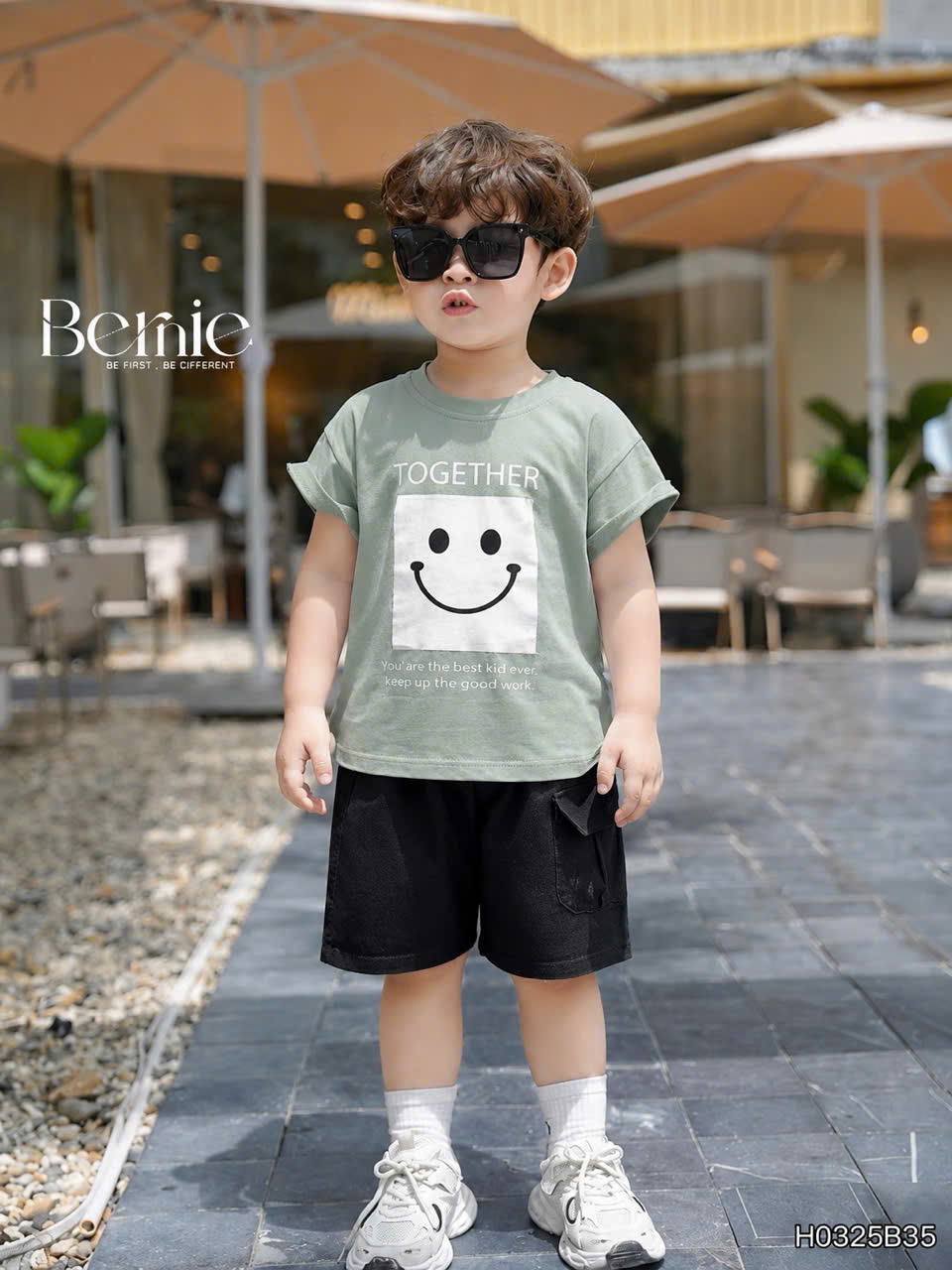 Áo mặt cười Bernie