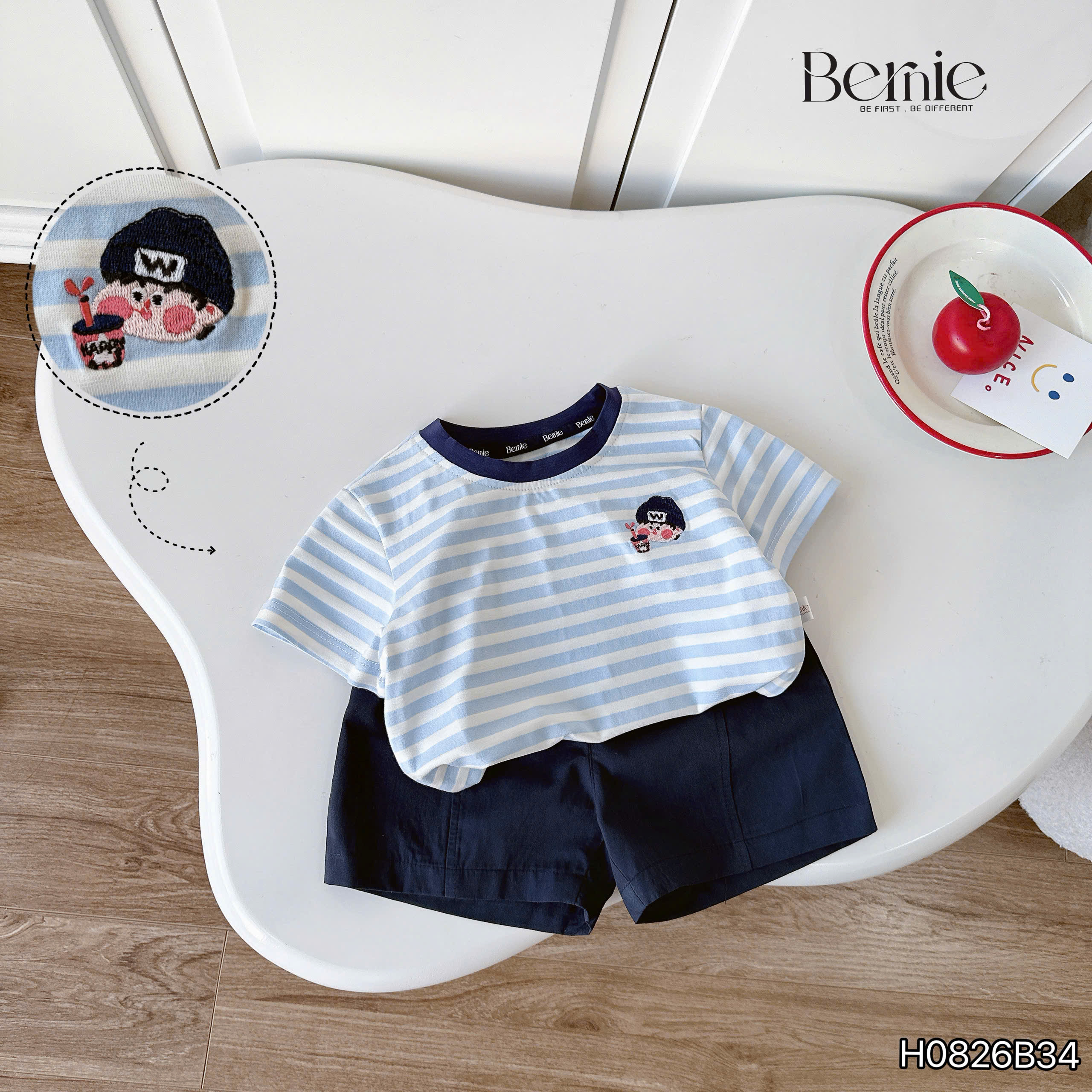Bộ cộc kẻ xanh cậu bé trà sữa BERNIE