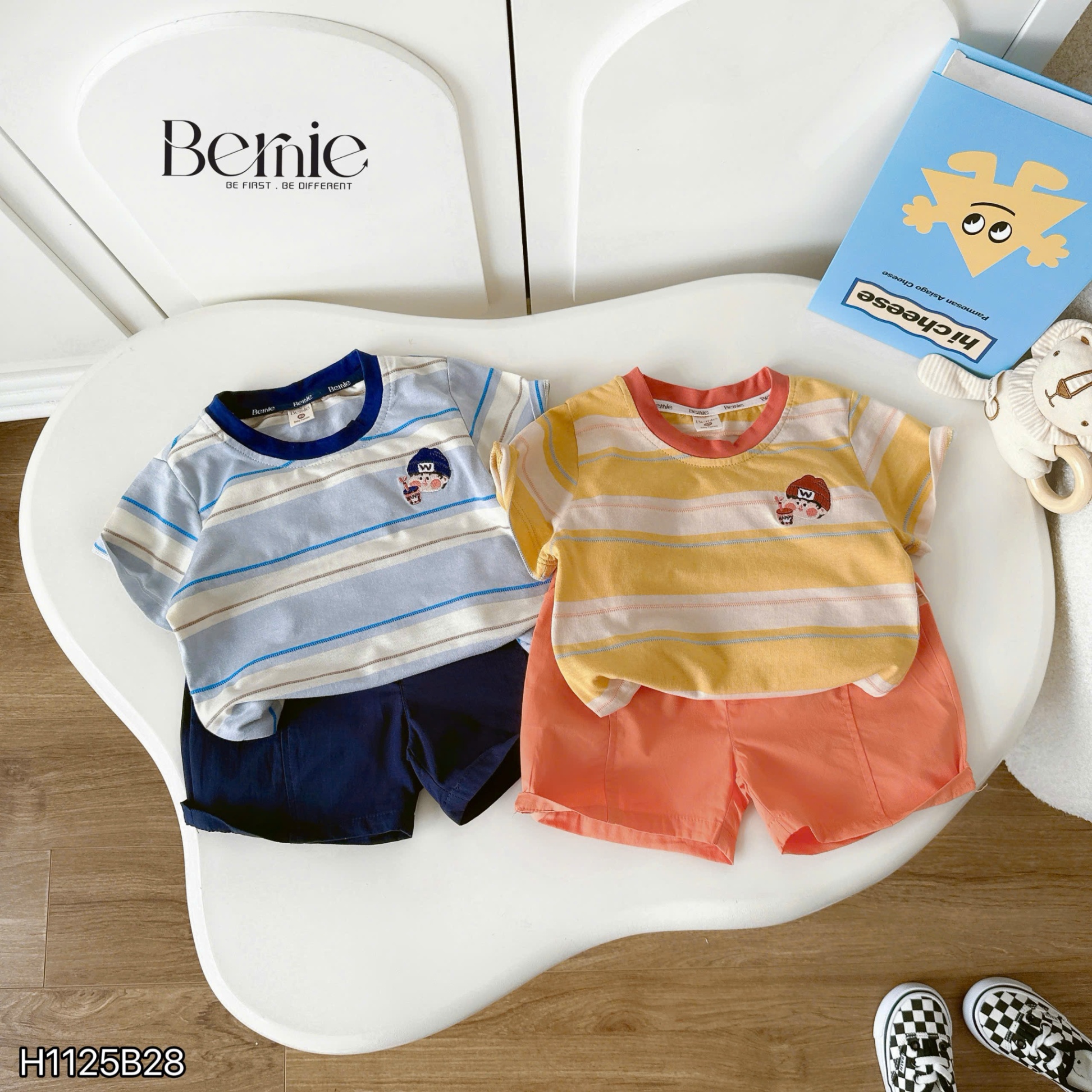 Bộ cộc tay kẻ cậu bé trà sữa Bernie