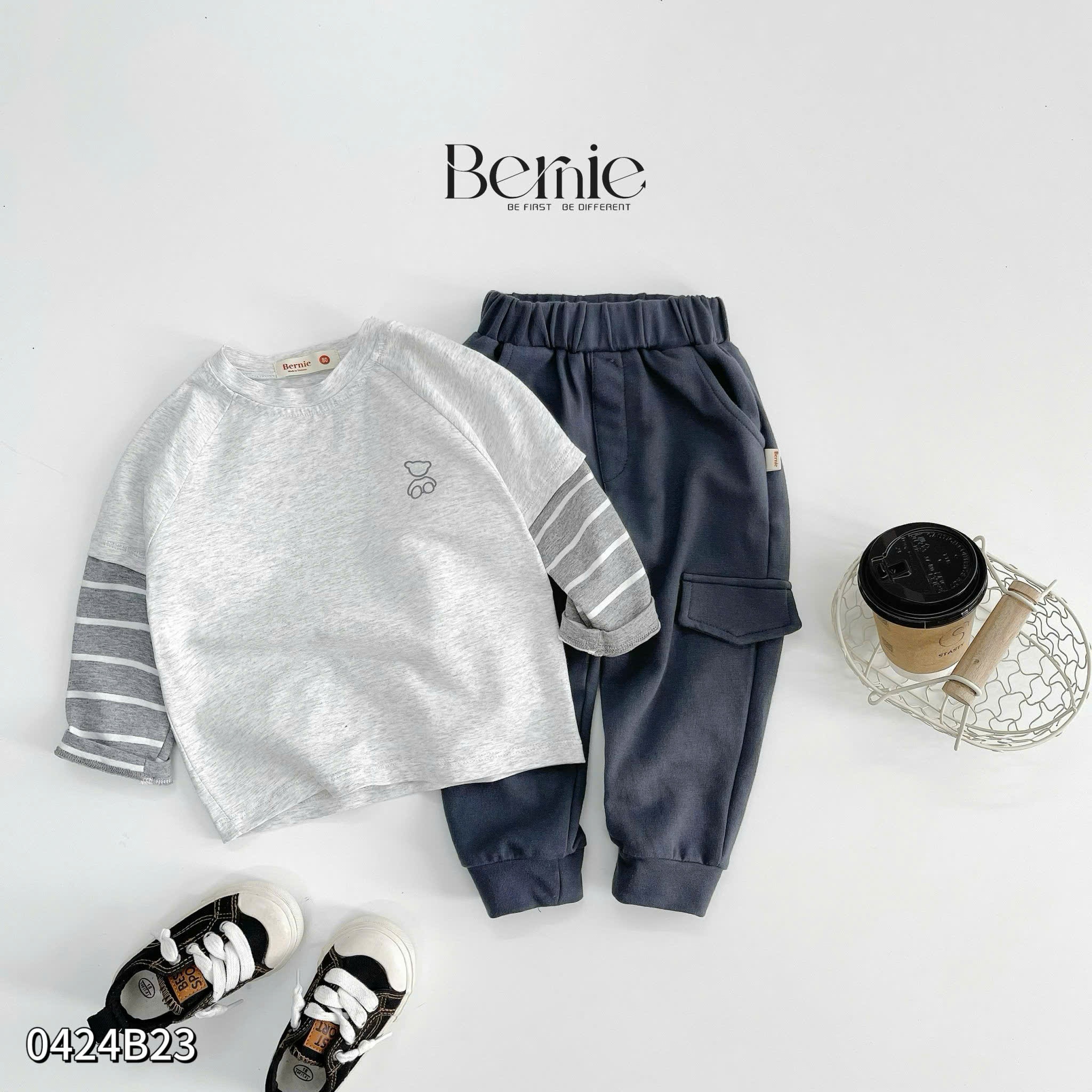 Bộ cotton dài tay phối kẻ in hình gấu Bernie cho bé trai bé gái