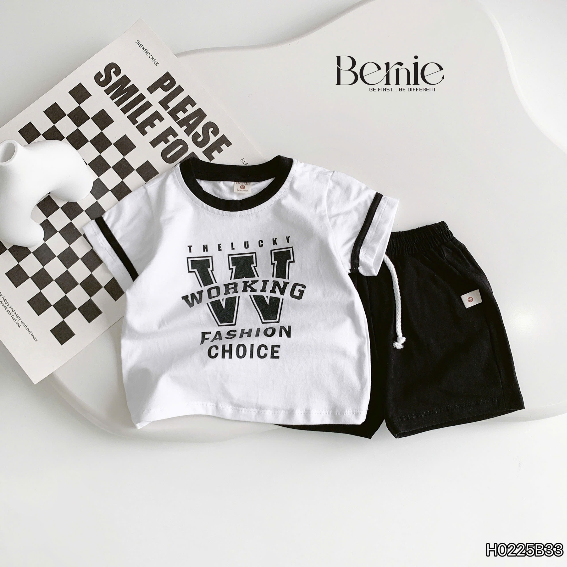 Bộ thể thao in chữ working Bernie