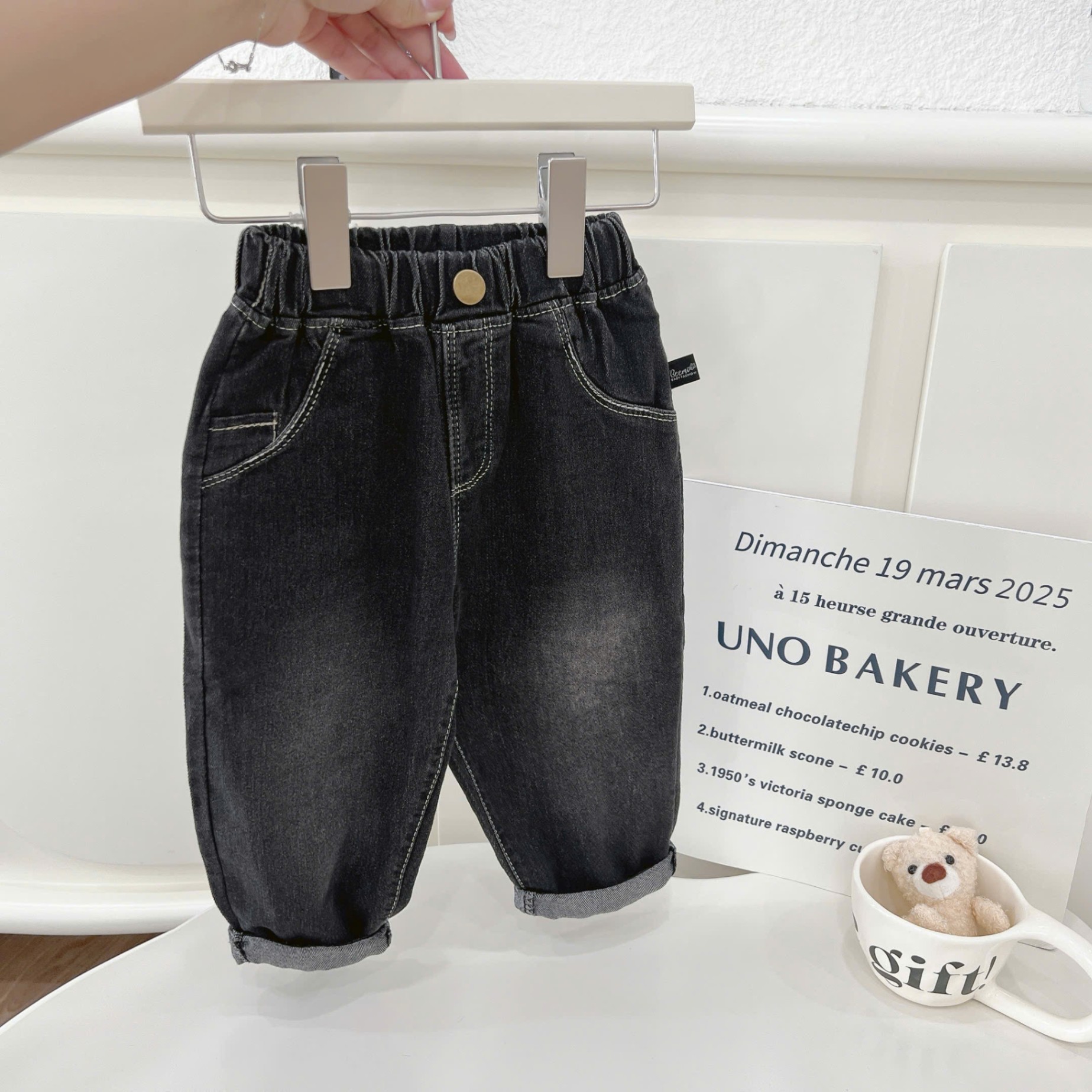 Quần baggy jeans chỉ nổi Beemo cho bé