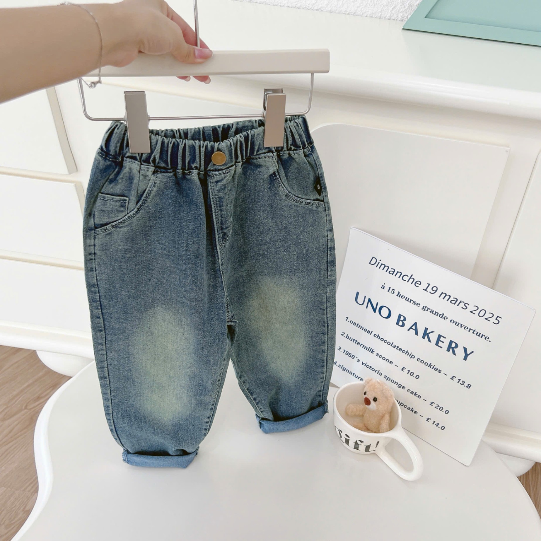 Quần baggy jeans chỉ nổi Beemo cho bé