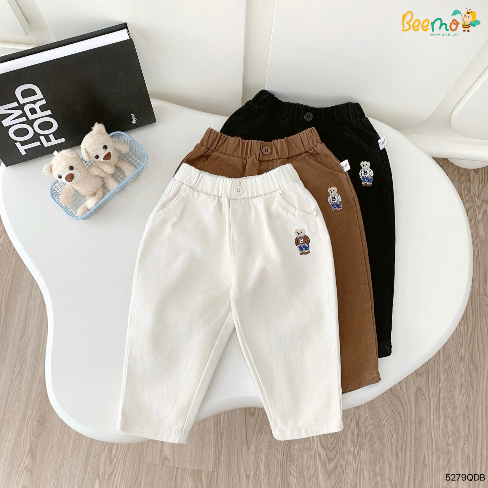 Quần dài kaki baggy thêu hình gấu Beemo