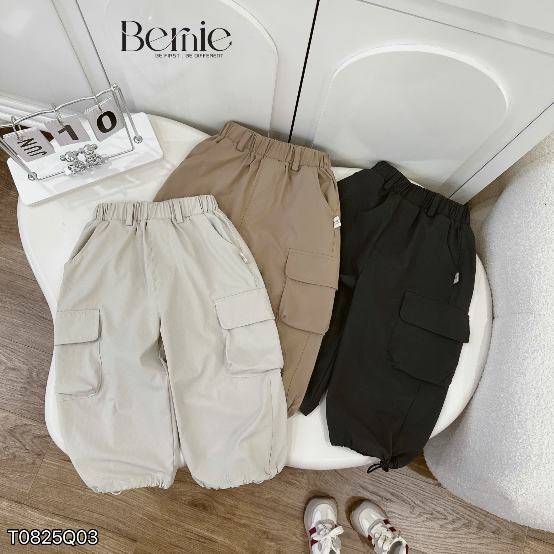 Quần gió thể thao tủi hộp Bernie