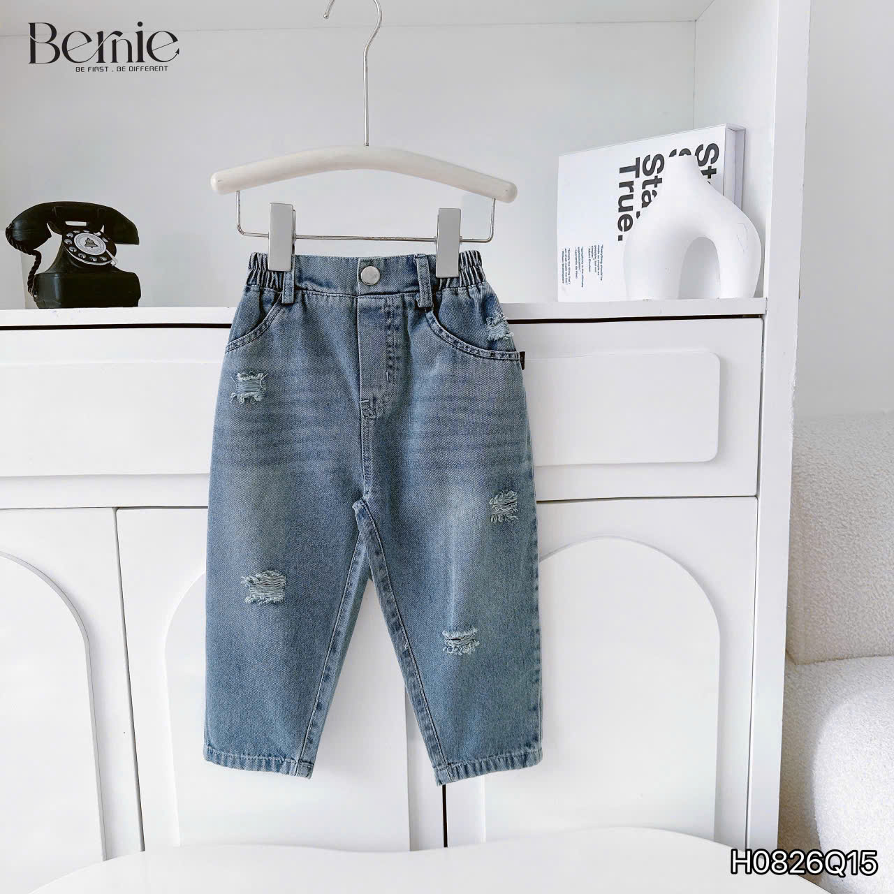 Quần jeans baggy đính khuy BERNIE