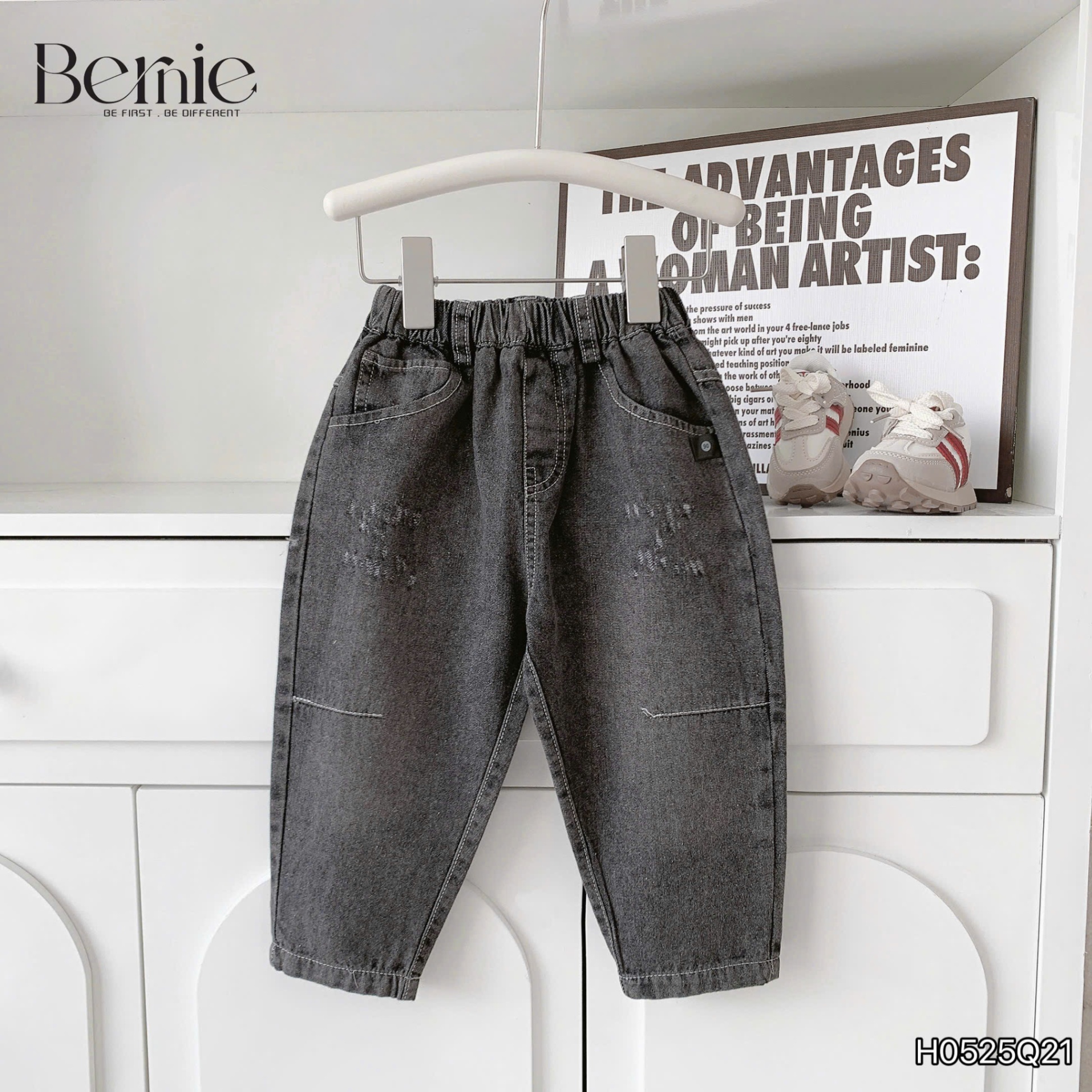 Quần jeans baggy màu đen Bernie