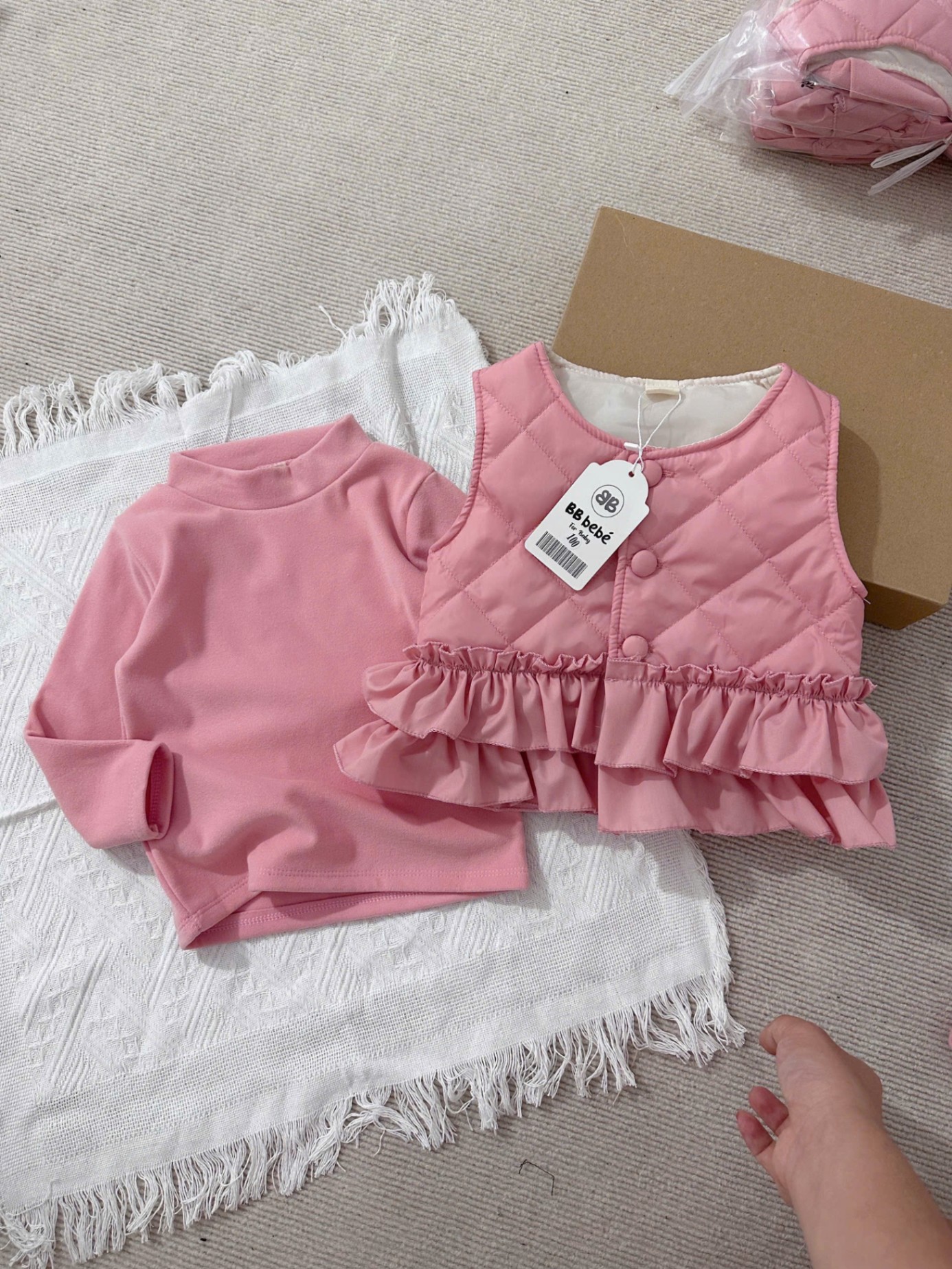 Set 2 món áo gile và áo giữ nhiệt VNXK