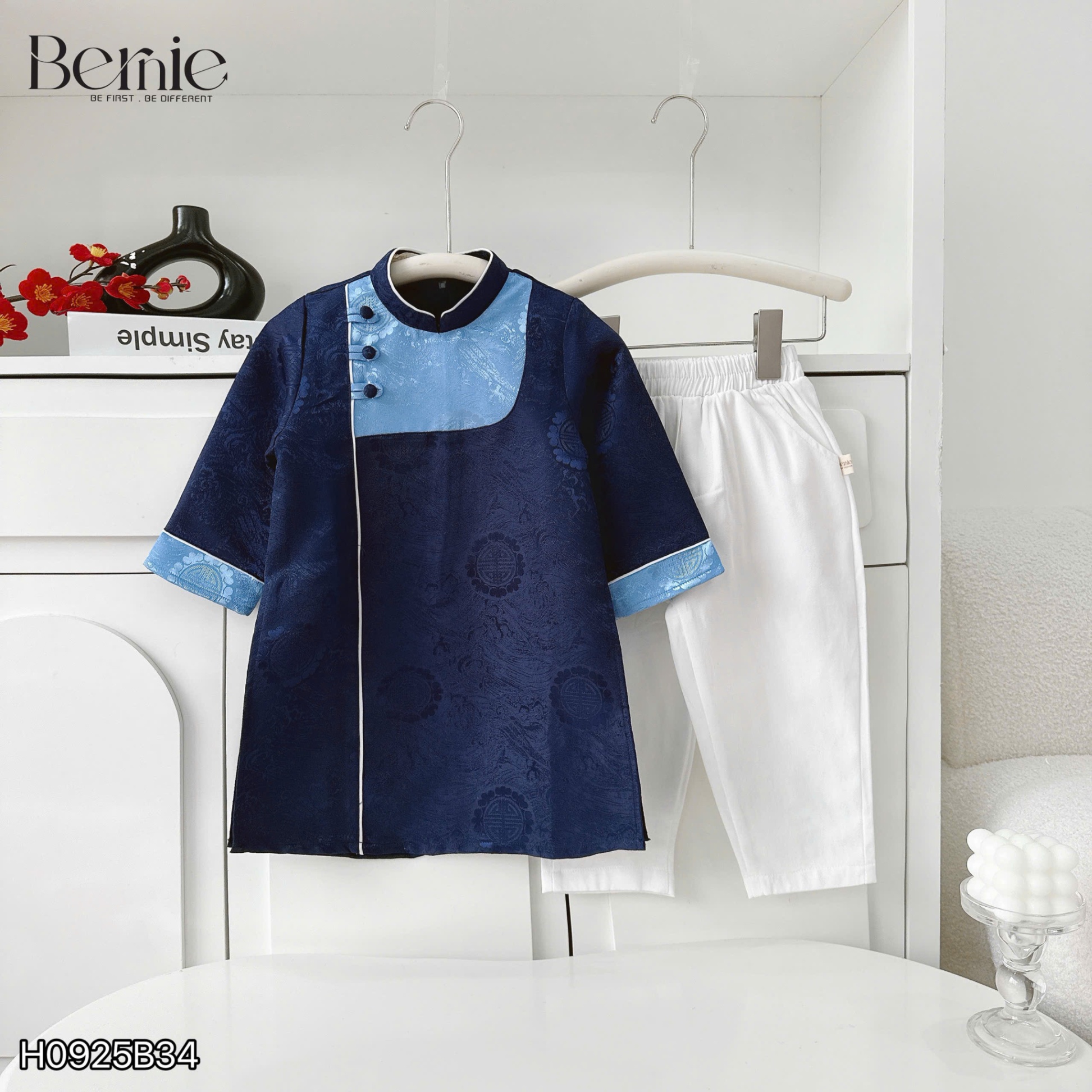 Set áo dài gấm kèm quần kaki minh quân Bernie