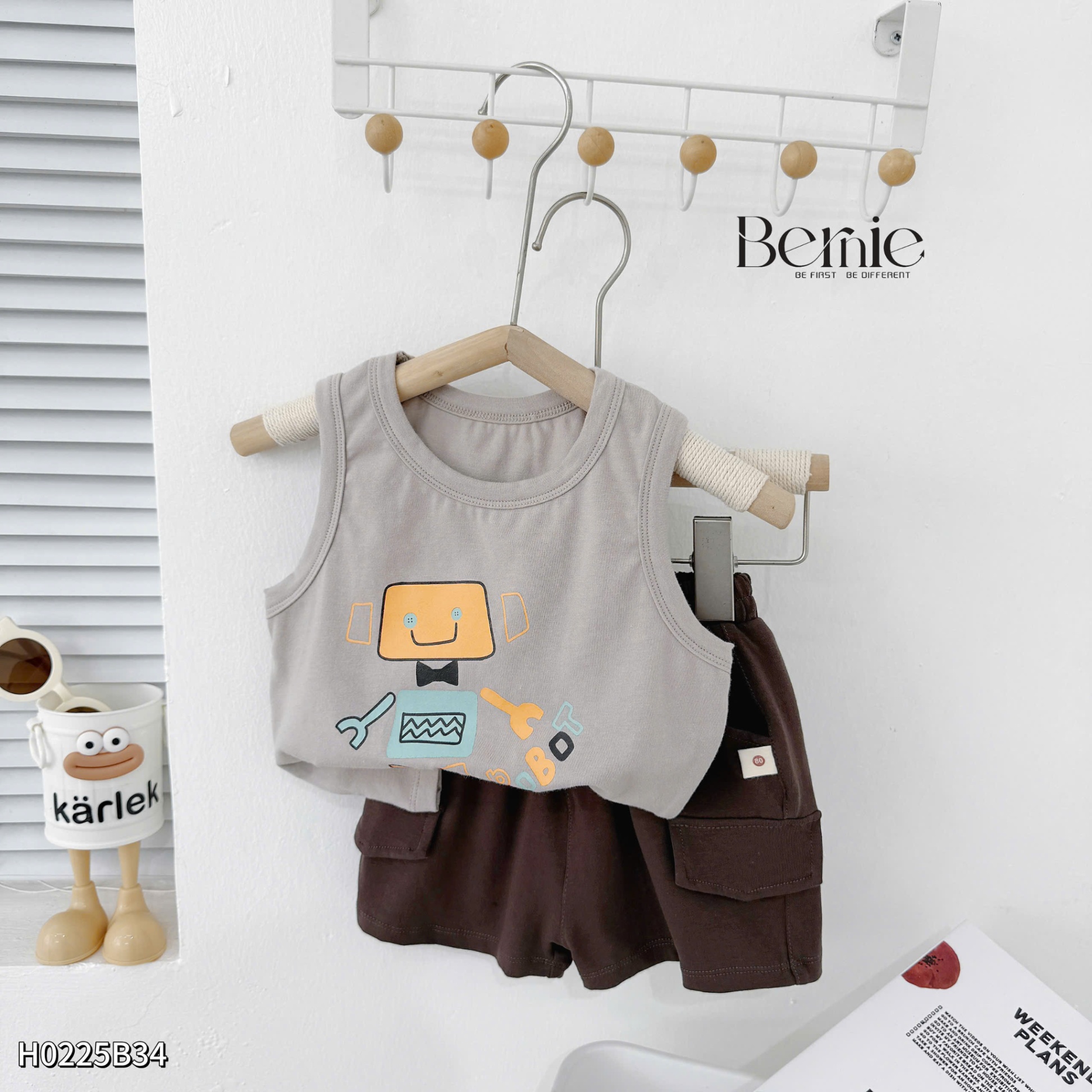Set ba lỗ phối chéo in hình robot Bernie