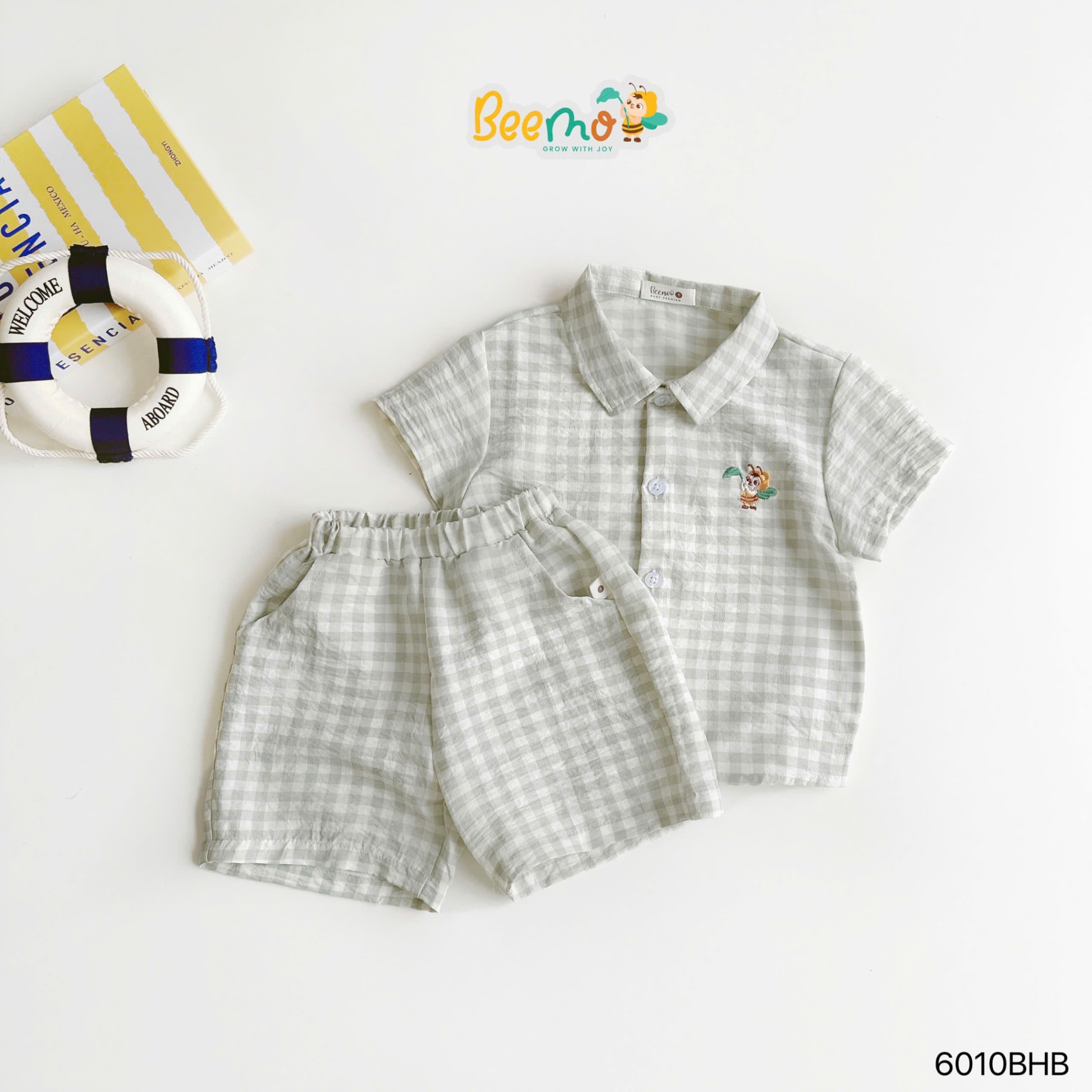 Set cộc tay kẻ caro thêu hình ong Beemo