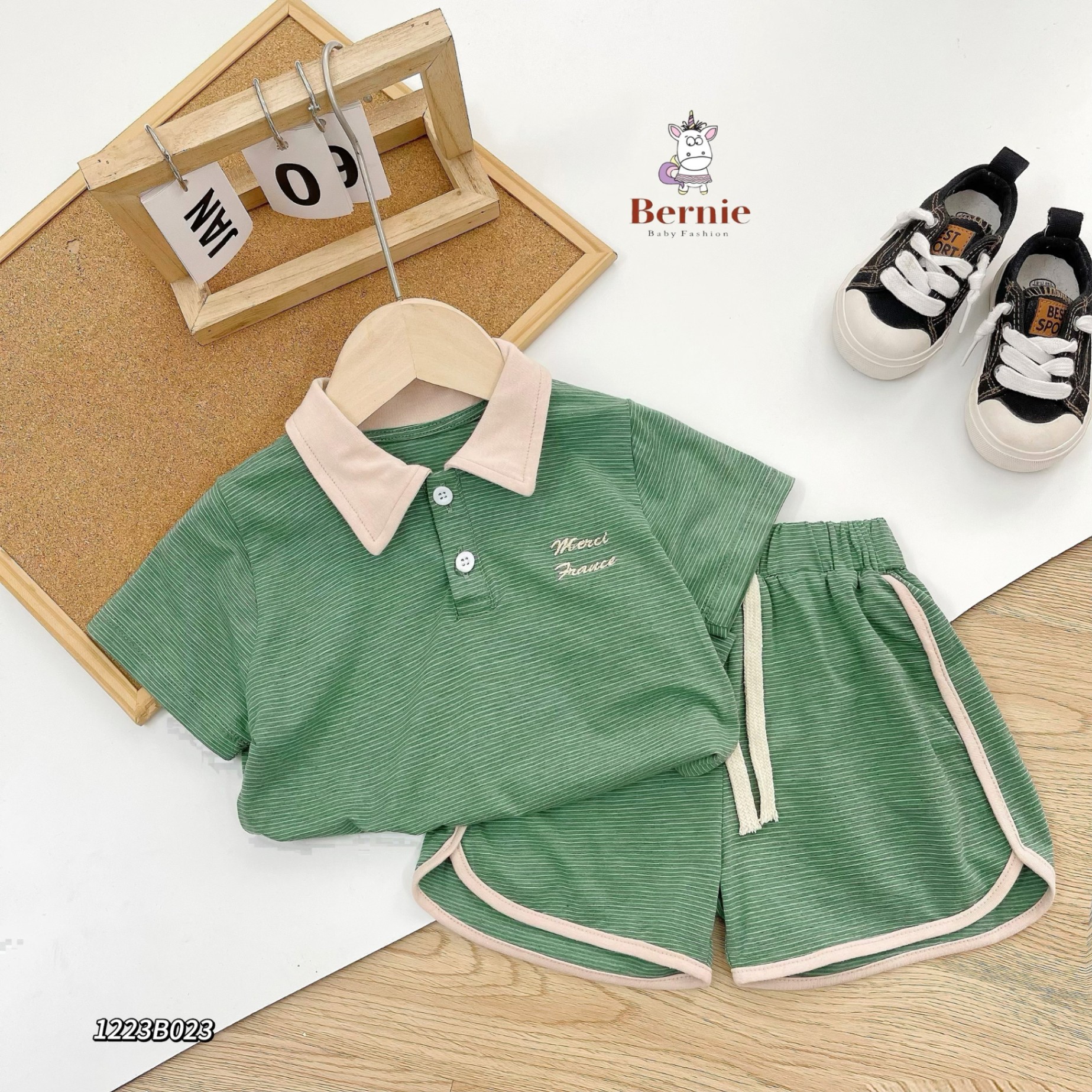 Set cotton cộc áo polo hoạ tiết chữ thêu phối quần short (sooc) viền dáng thể thao Bernie cho bé