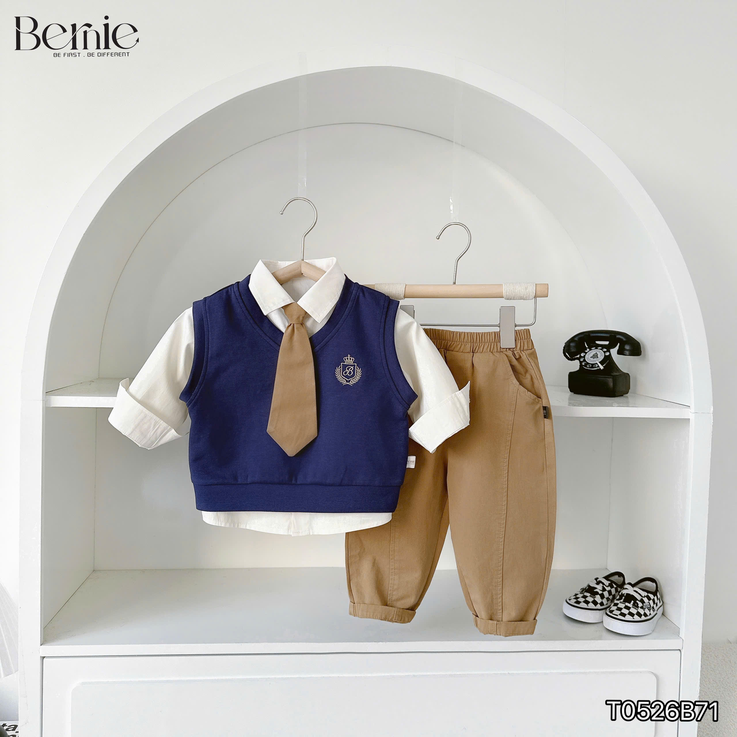 Set gile 4 chi tiết thêu phù hiệu BERNIE