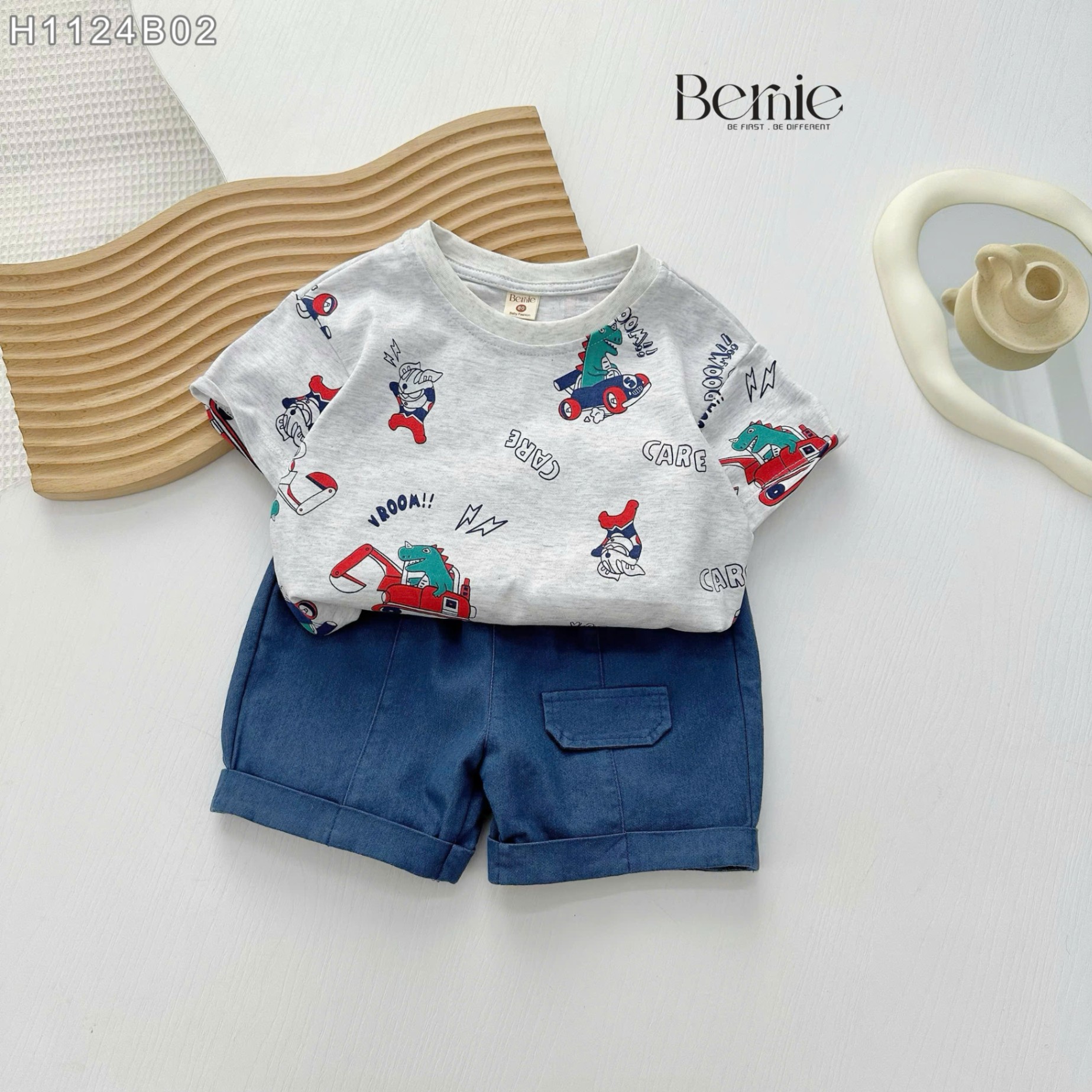 Set in tràn siêu nhân khủng long Bernie